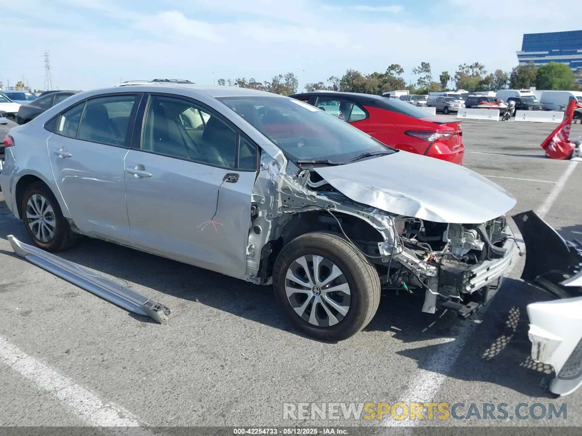 6 Photograph of a damaged car JTDEBRBE4LJ029481 TOYOTA COROLLA 2020