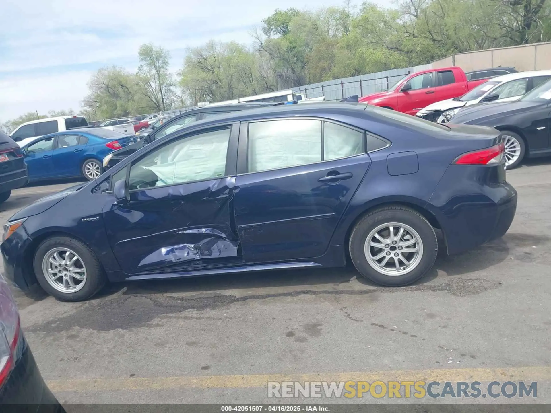14 Photograph of a damaged car JTDEBRBE4LJ030081 TOYOTA COROLLA 2020
