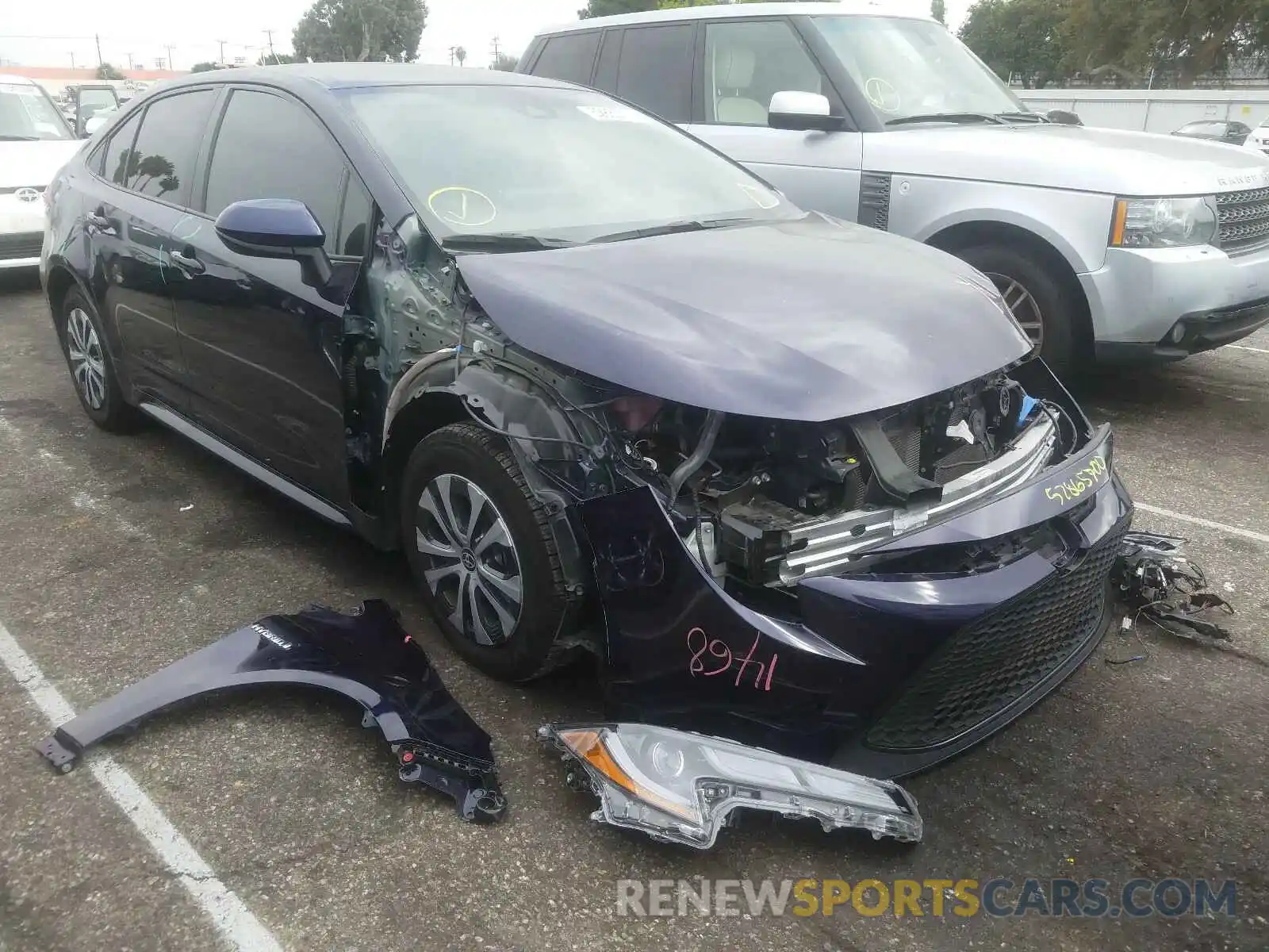 1 Photograph of a damaged car JTDEBRBE5LJ008915 TOYOTA COROLLA 2020