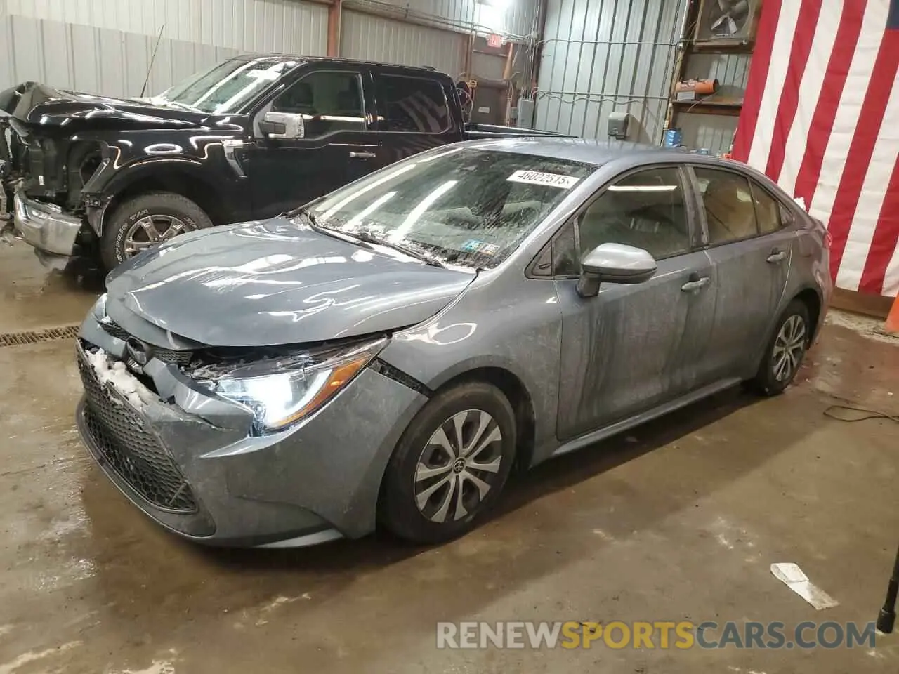 1 Photograph of a damaged car JTDEBRBE5LJ009384 TOYOTA COROLLA 2020