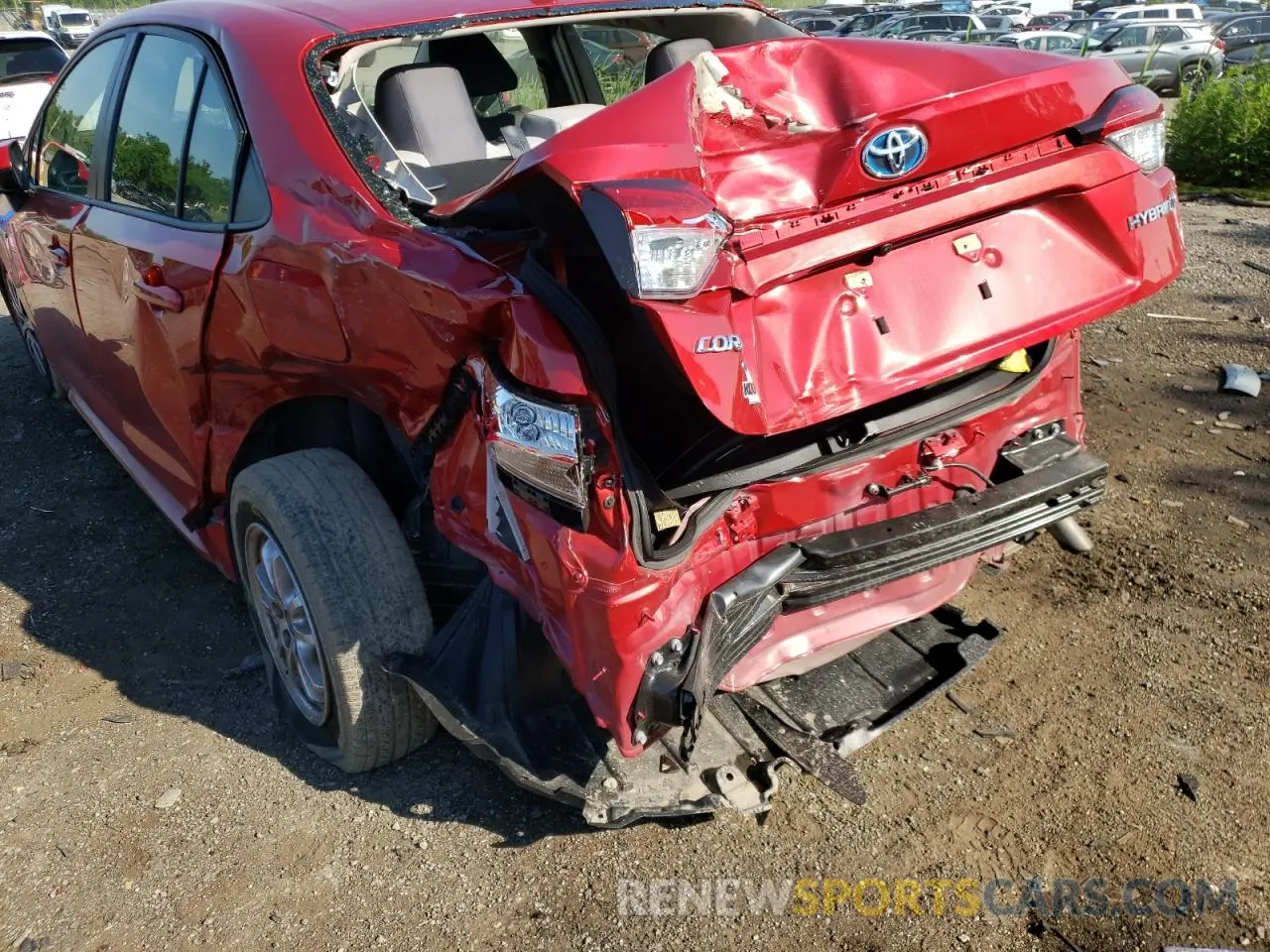 9 Photograph of a damaged car JTDEBRBE5LJ012267 TOYOTA COROLLA 2020