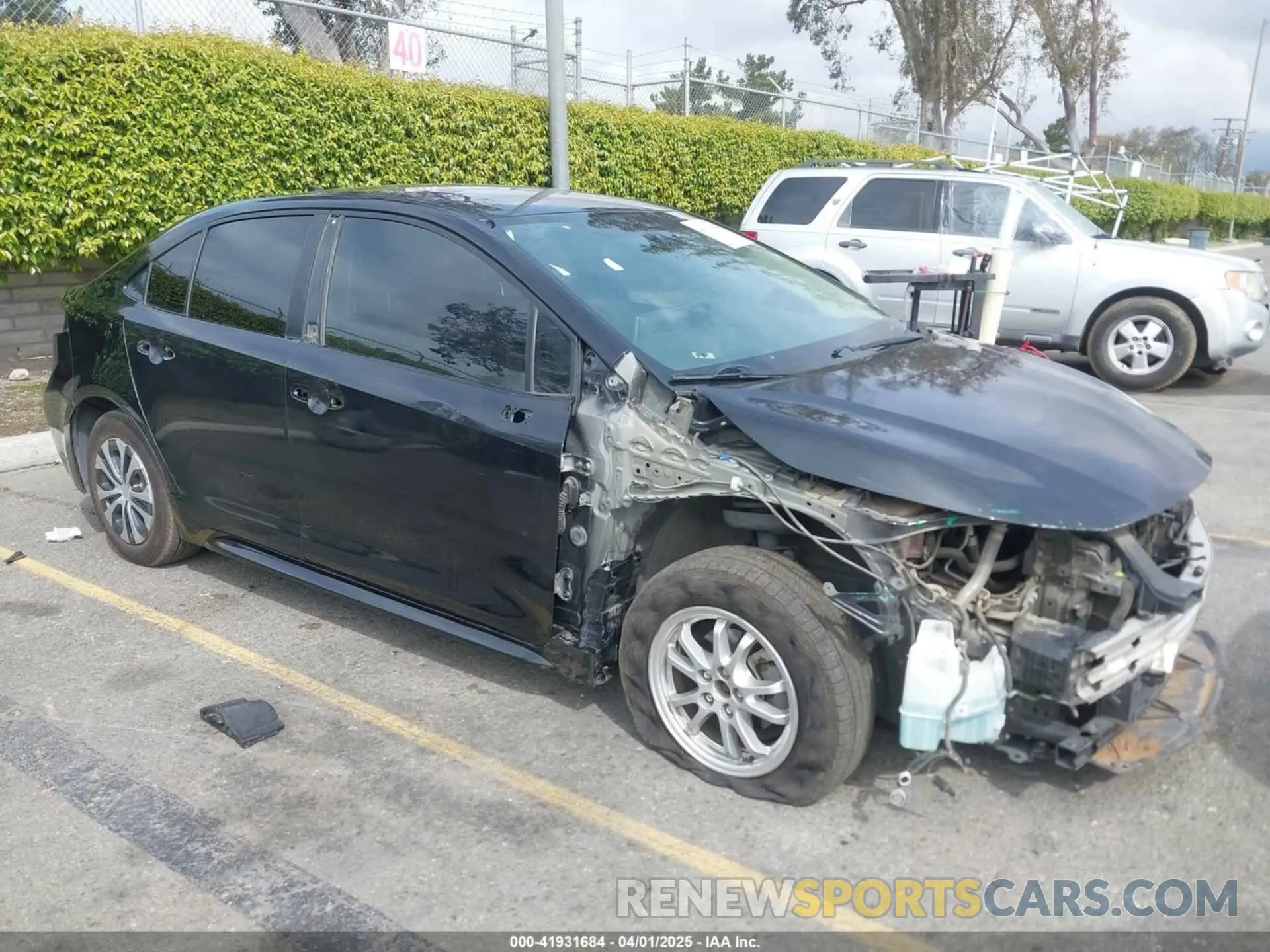 1 Photograph of a damaged car JTDEBRBE5LJ015556 TOYOTA COROLLA 2020