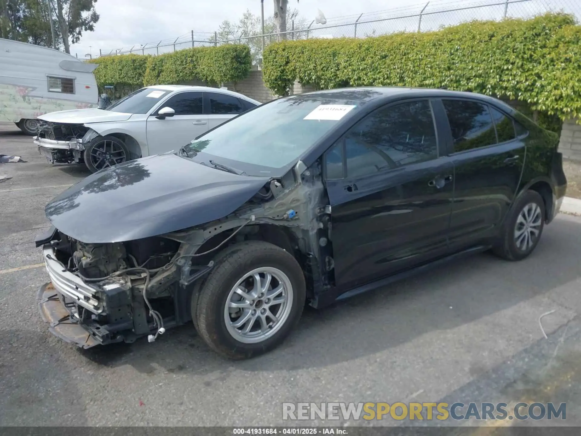 2 Photograph of a damaged car JTDEBRBE5LJ015556 TOYOTA COROLLA 2020