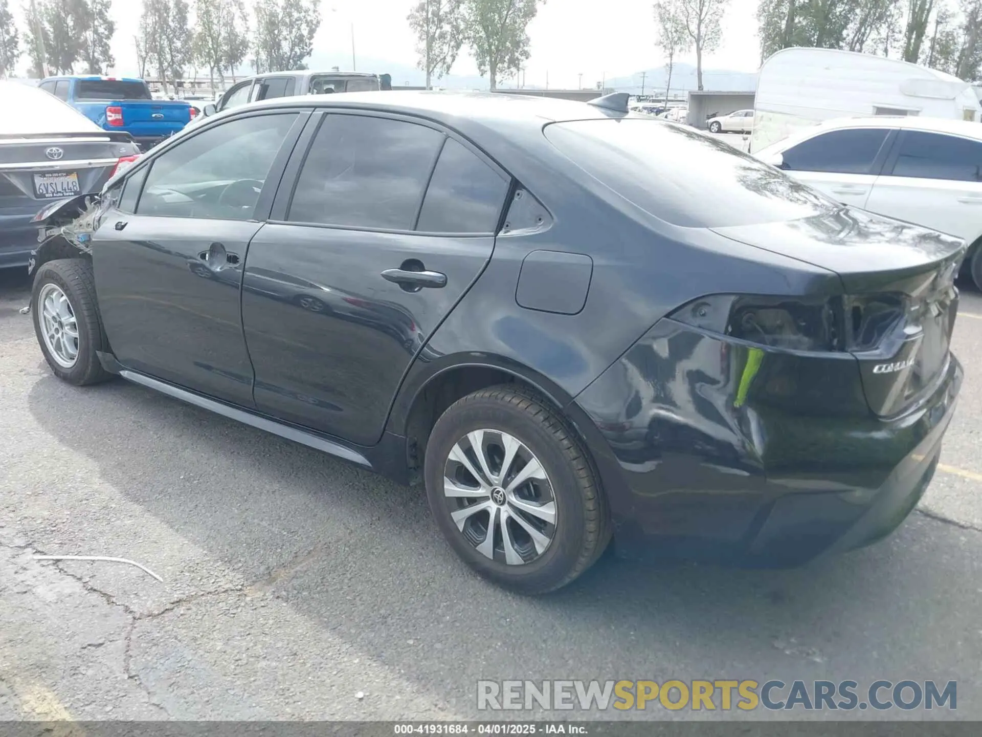 3 Photograph of a damaged car JTDEBRBE5LJ015556 TOYOTA COROLLA 2020