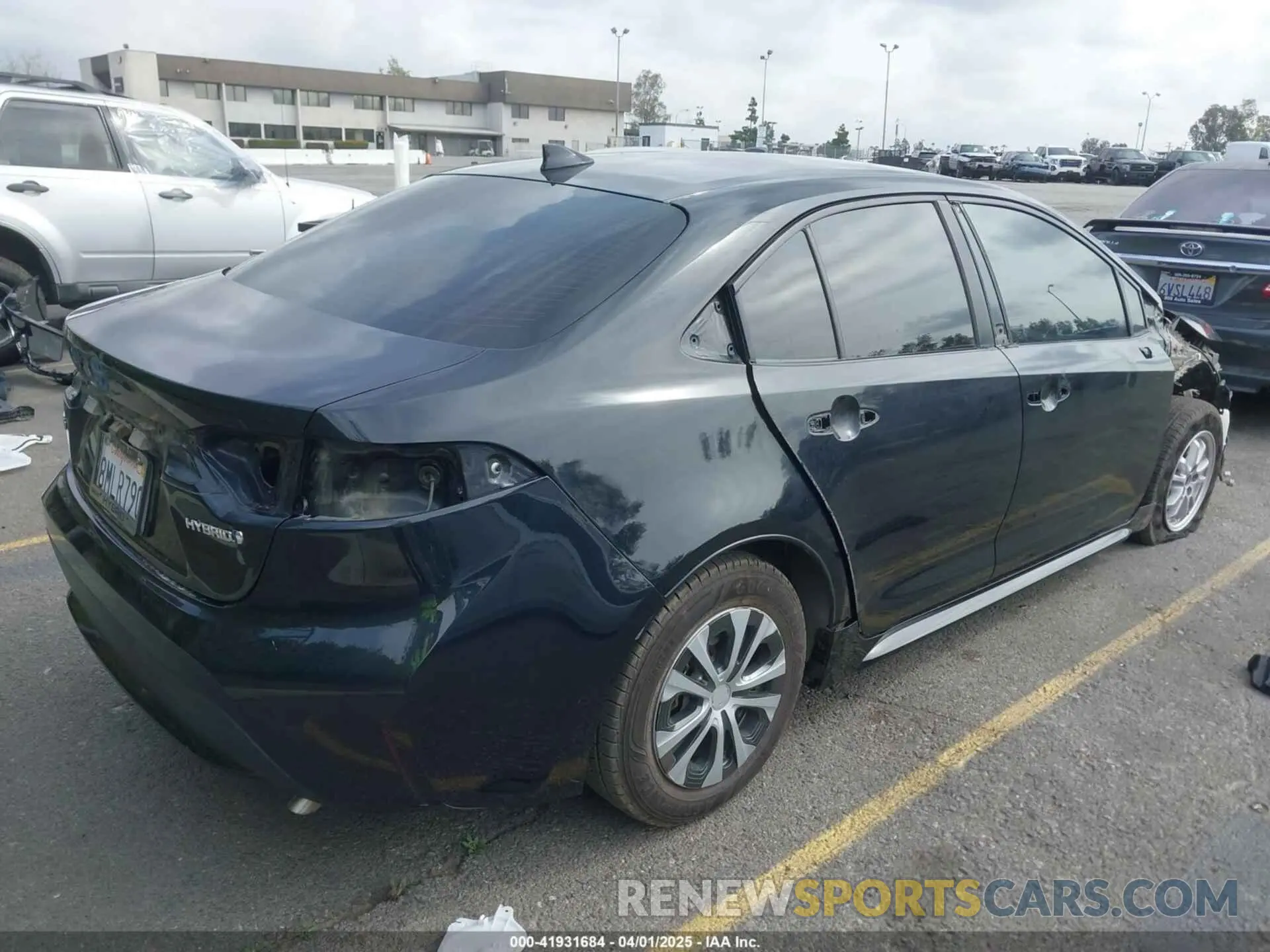 4 Photograph of a damaged car JTDEBRBE5LJ015556 TOYOTA COROLLA 2020