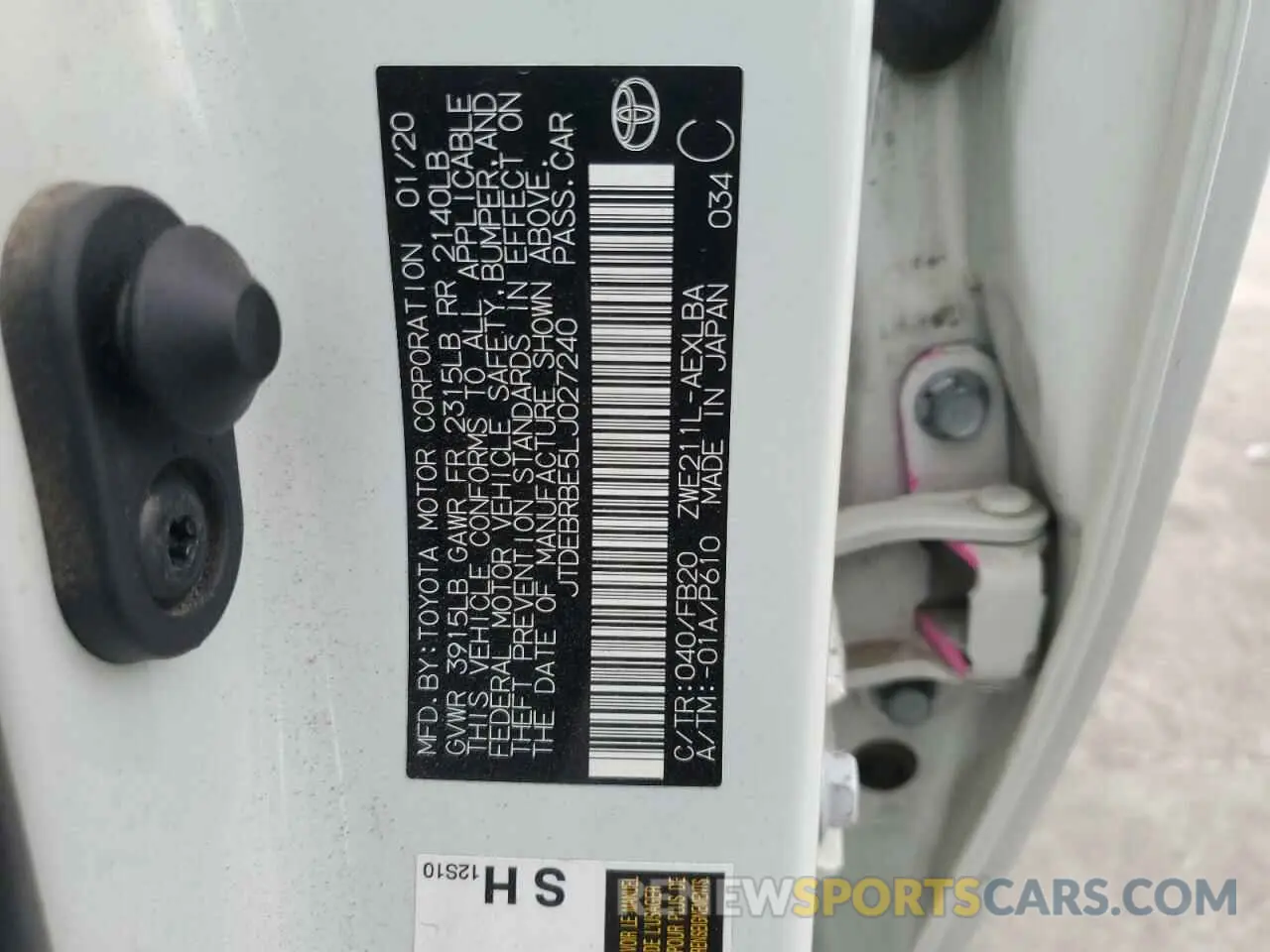 13 Photograph of a damaged car JTDEBRBE5LJ027240 TOYOTA COROLLA 2020