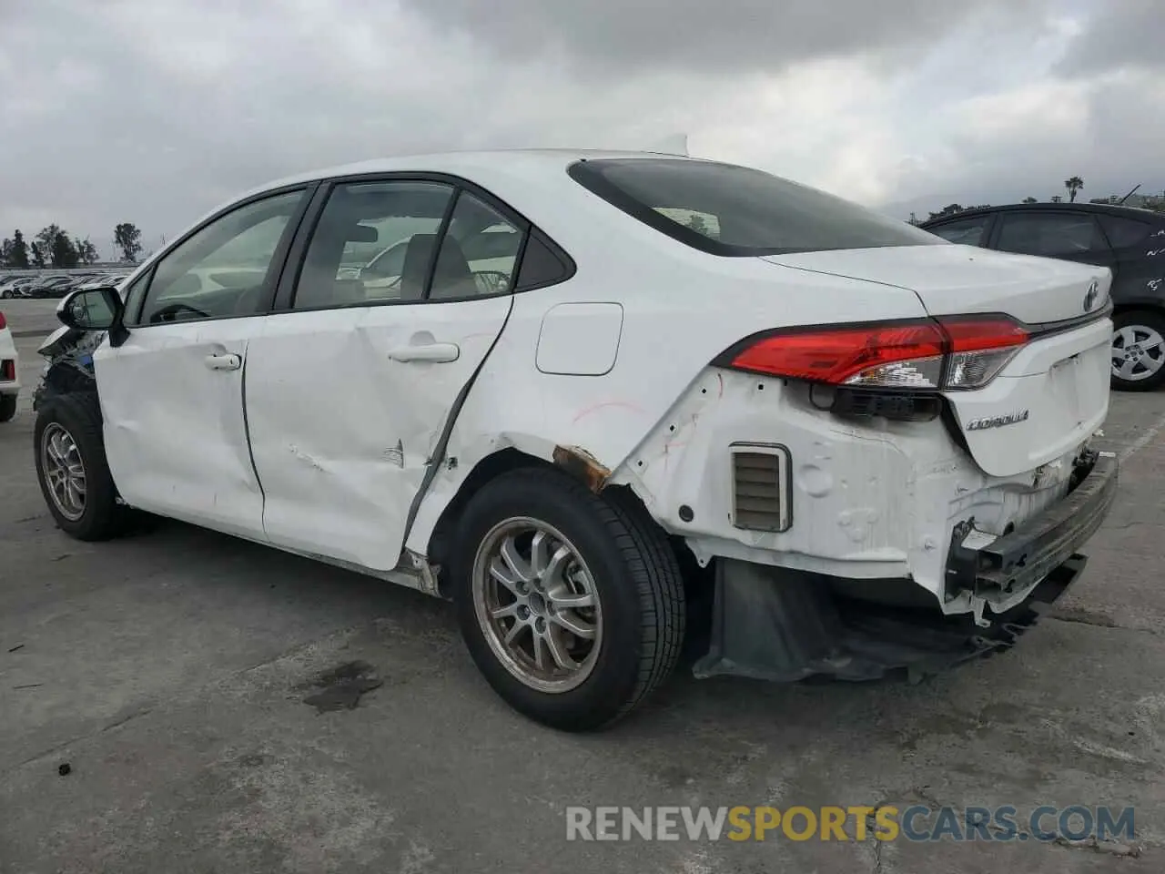 2 Photograph of a damaged car JTDEBRBE5LJ027240 TOYOTA COROLLA 2020