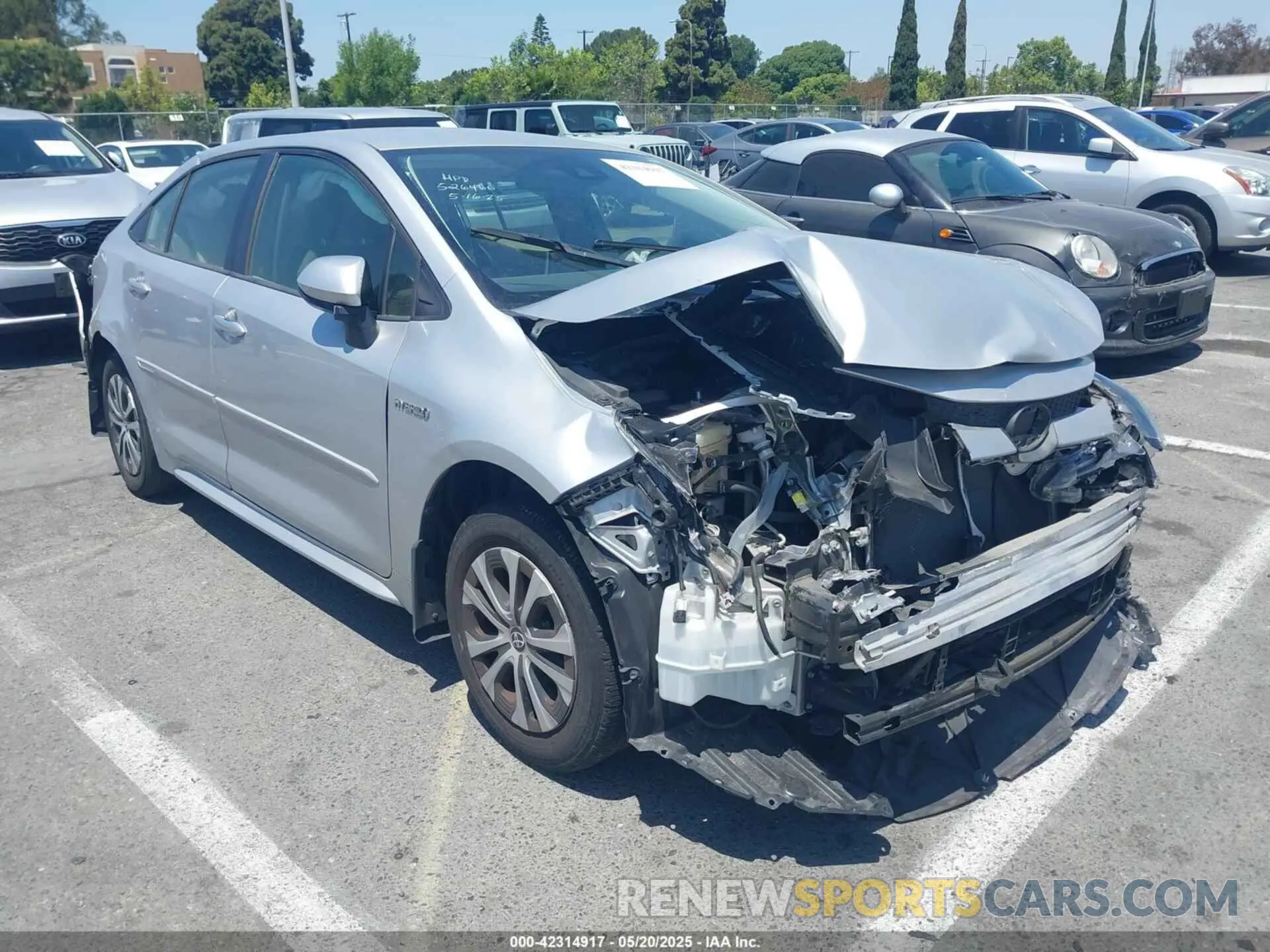 1 Photograph of a damaged car JTDEBRBE6LJ010706 TOYOTA COROLLA 2020