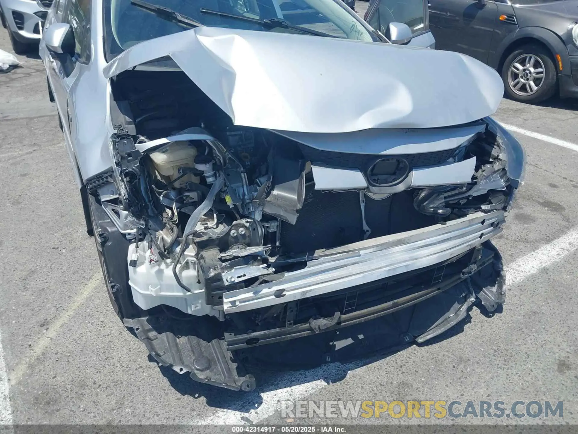 6 Photograph of a damaged car JTDEBRBE6LJ010706 TOYOTA COROLLA 2020