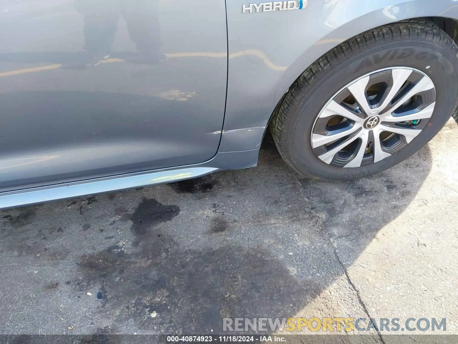 19 Photograph of a damaged car JTDEBRBE6LJ015274 TOYOTA COROLLA 2020