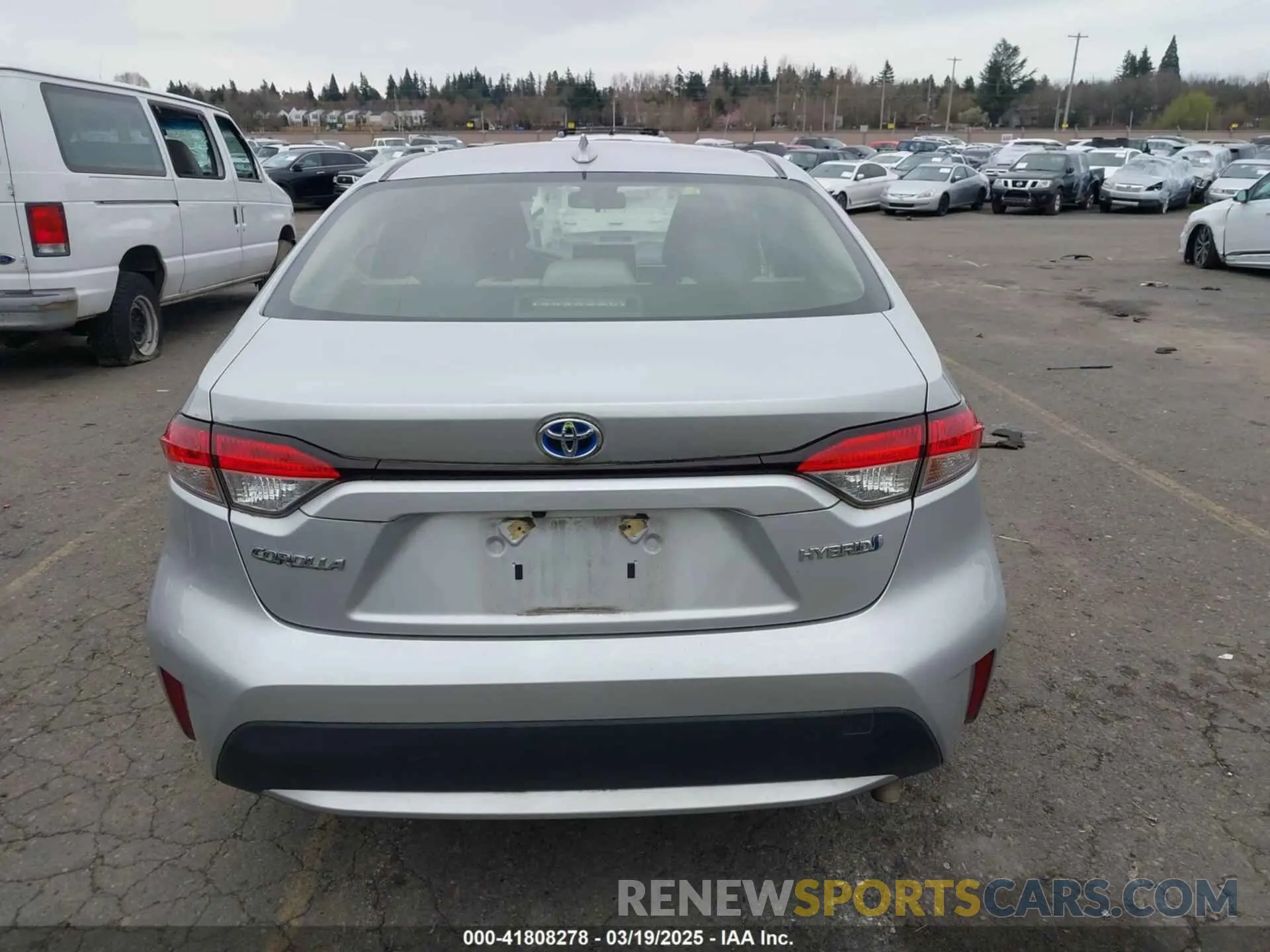 17 Photograph of a damaged car JTDEBRBE7LJ003697 TOYOTA COROLLA 2020
