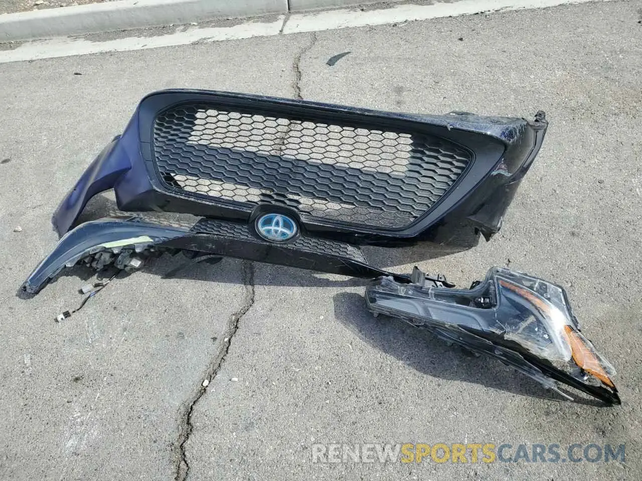 12 Photograph of a damaged car JTDEBRBE7LJ018149 TOYOTA COROLLA 2020