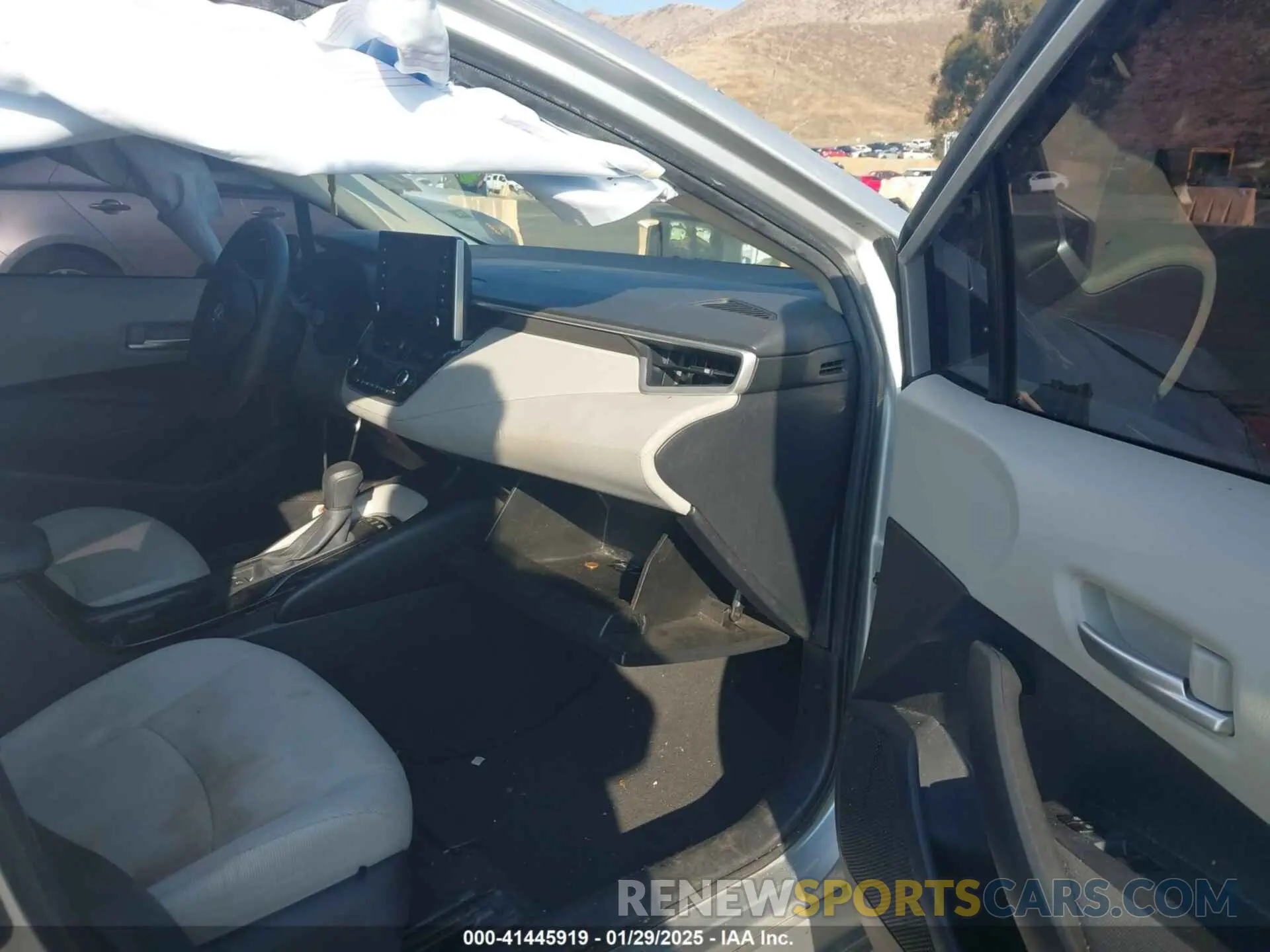 5 Photograph of a damaged car JTDEBRBE7LJ018393 TOYOTA COROLLA 2020