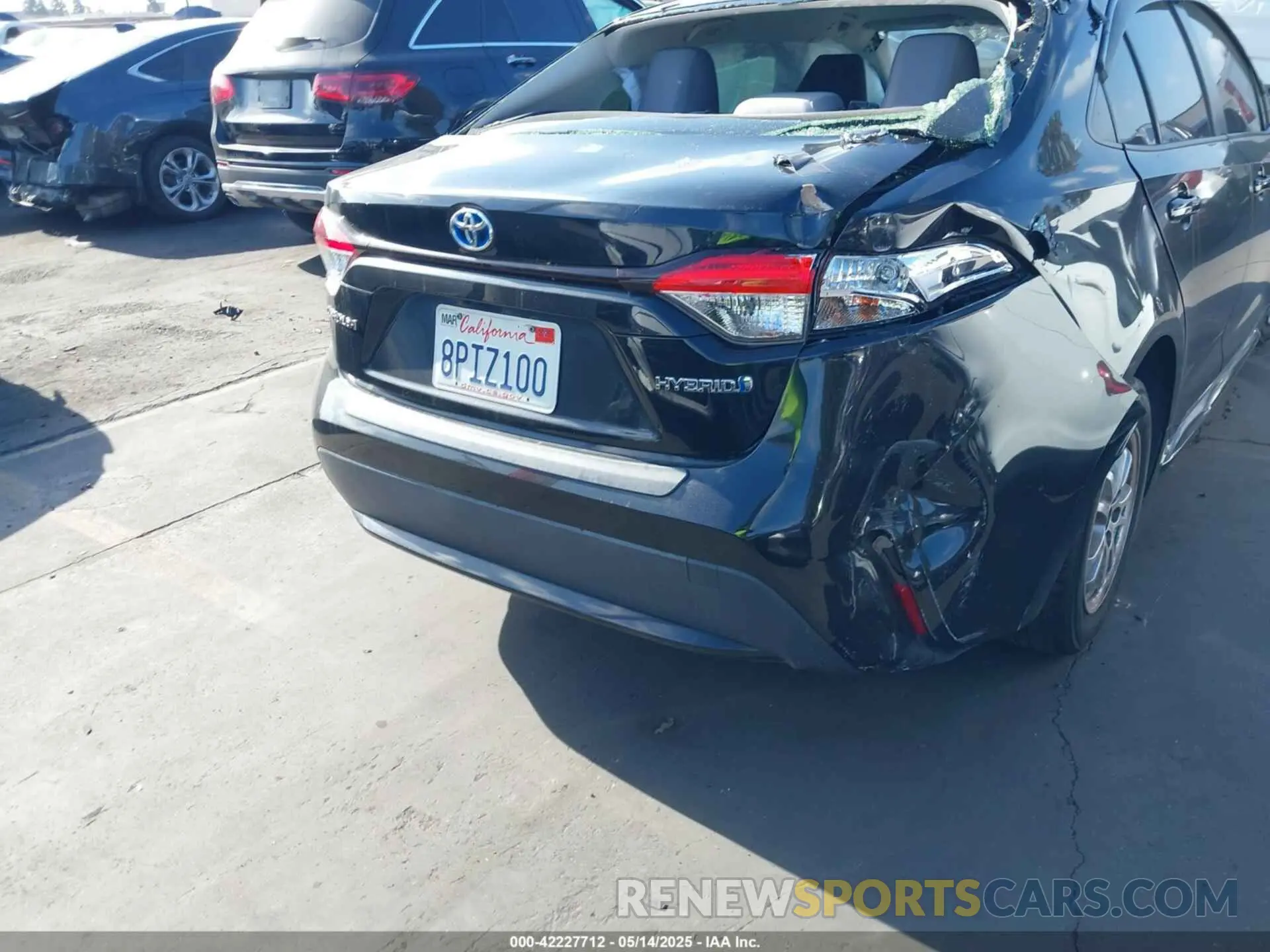 16 Photograph of a damaged car JTDEBRBE7LJ026719 TOYOTA COROLLA 2020