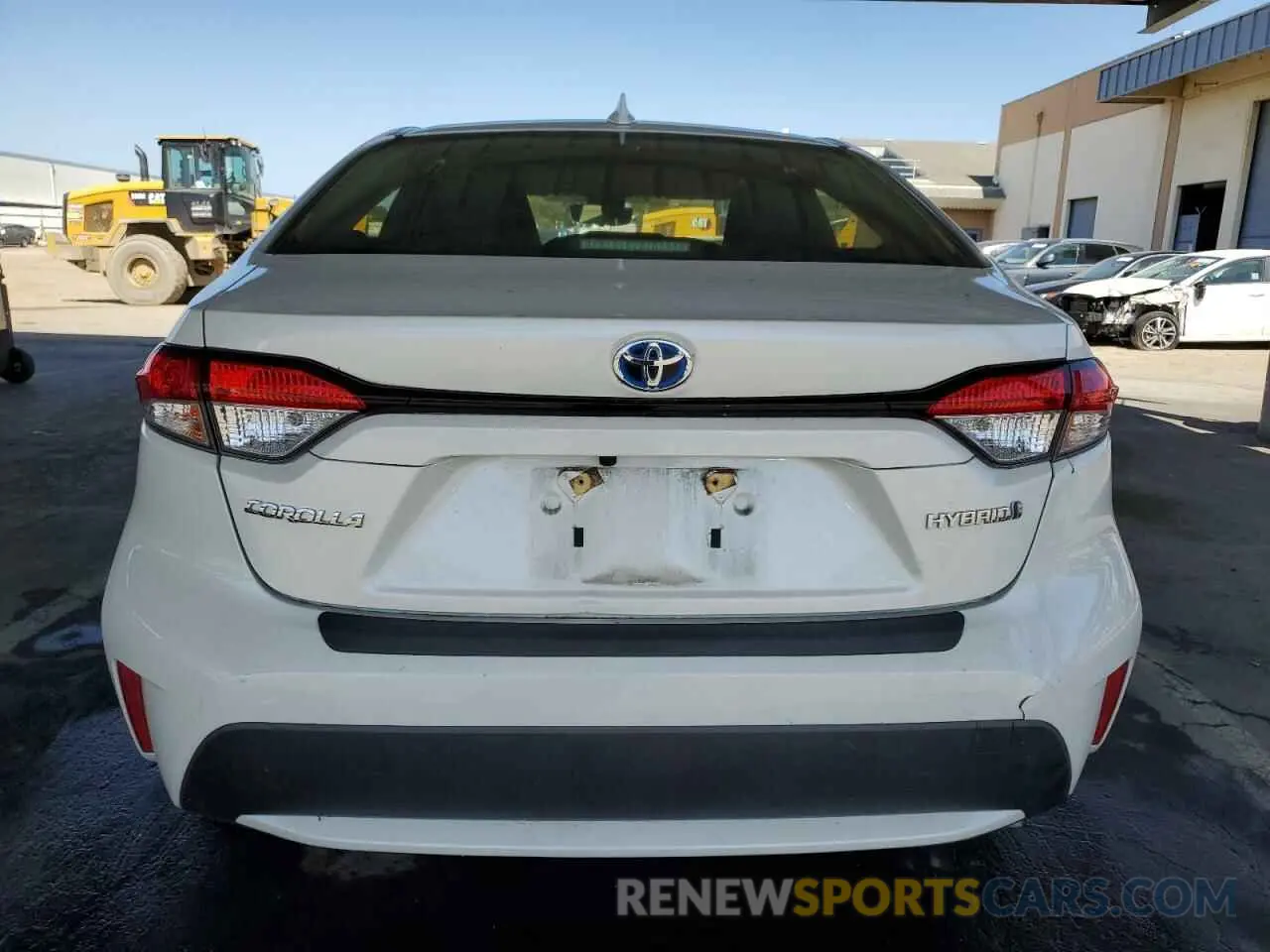6 Photograph of a damaged car JTDEBRBE8LJ000680 TOYOTA COROLLA 2020