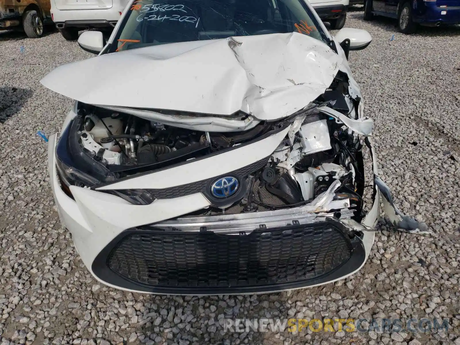 9 Photograph of a damaged car JTDEBRBE8LJ022663 TOYOTA COROLLA 2020