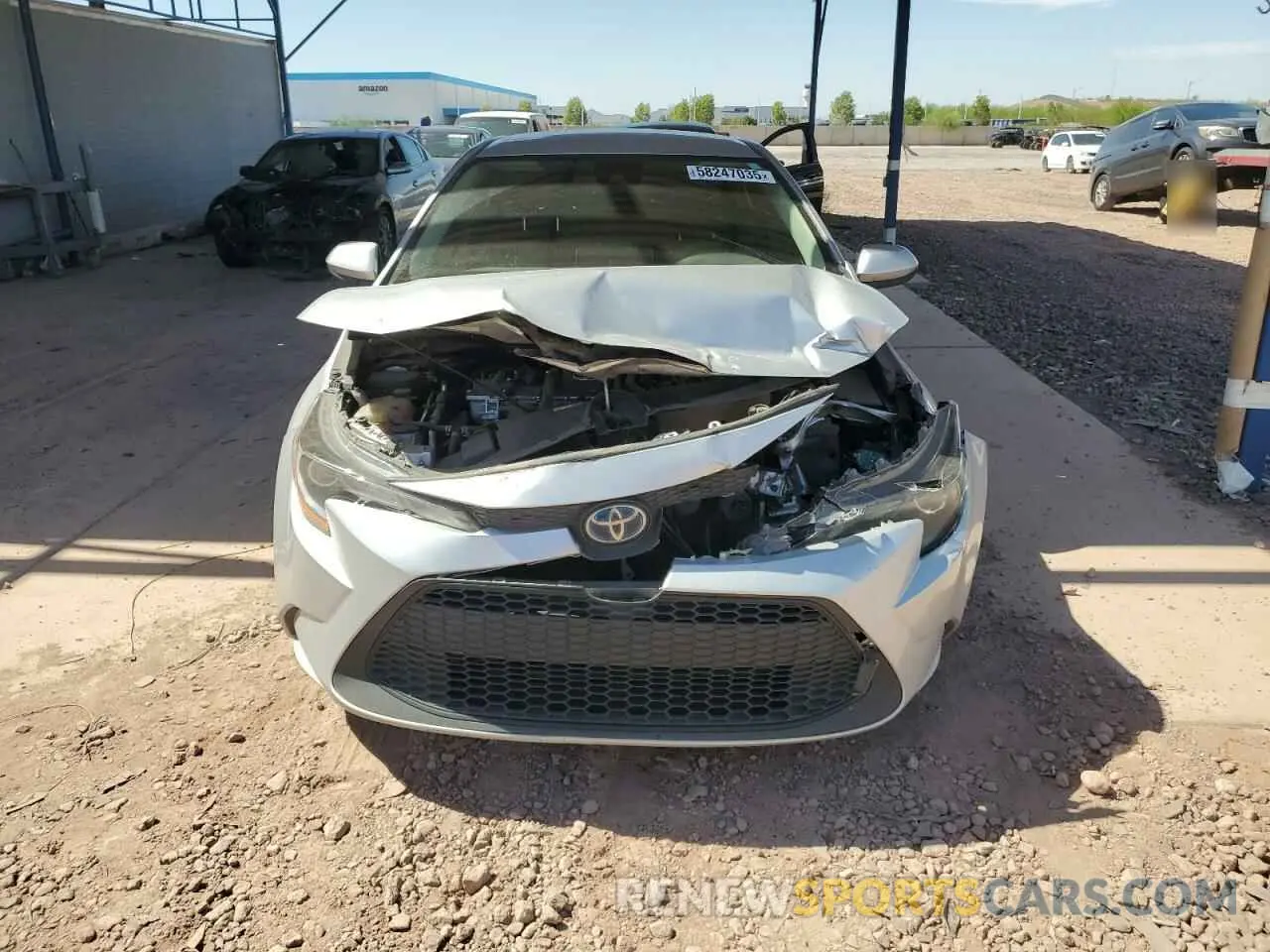 5 Photograph of a damaged car JTDEBRBE8LJ024087 TOYOTA COROLLA 2020