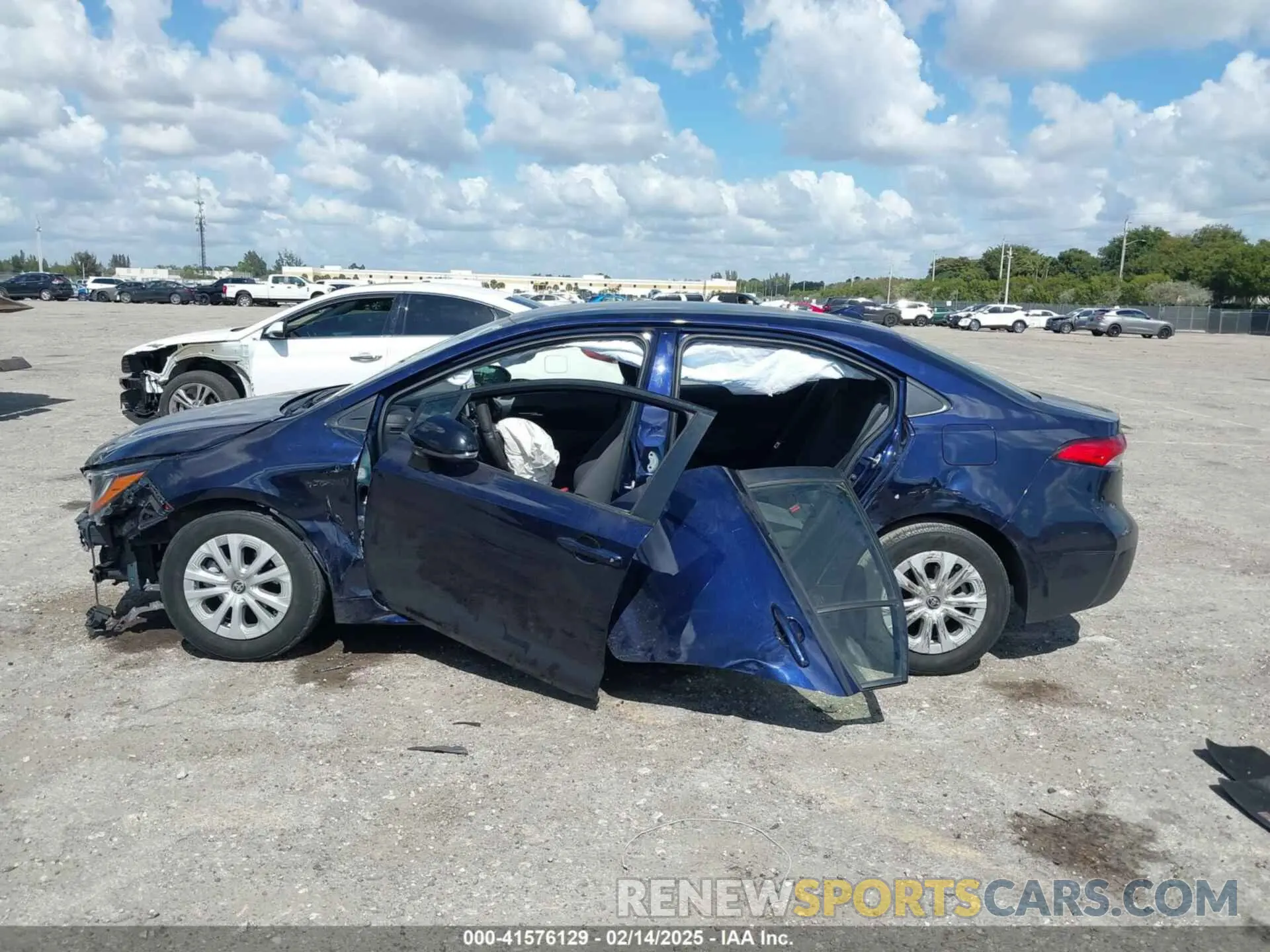 15 Photograph of a damaged car JTDEBRBE8LJ031556 TOYOTA COROLLA 2020