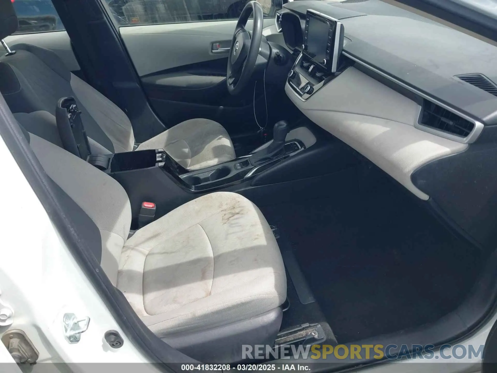 5 Photograph of a damaged car JTDEBRBE9LJ000655 TOYOTA COROLLA 2020