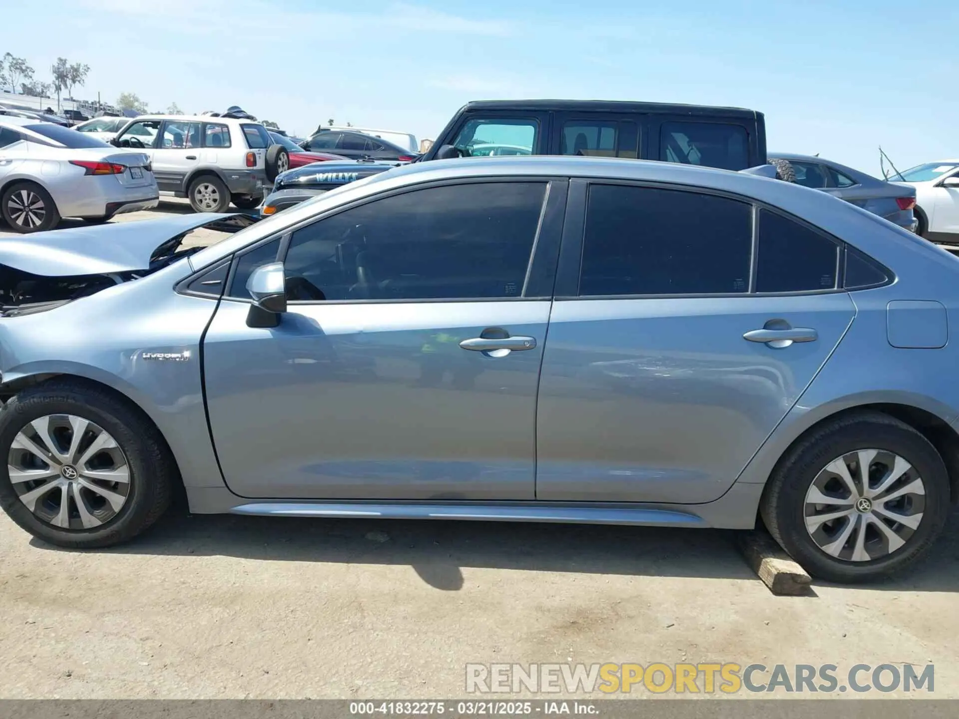 13 Photograph of a damaged car JTDEBRBE9LJ011672 TOYOTA COROLLA 2020