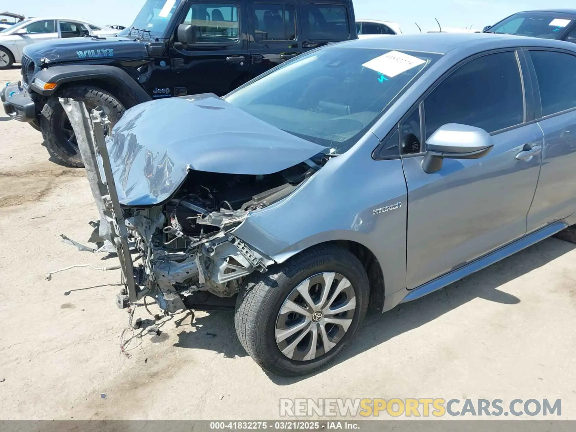 17 Photograph of a damaged car JTDEBRBE9LJ011672 TOYOTA COROLLA 2020