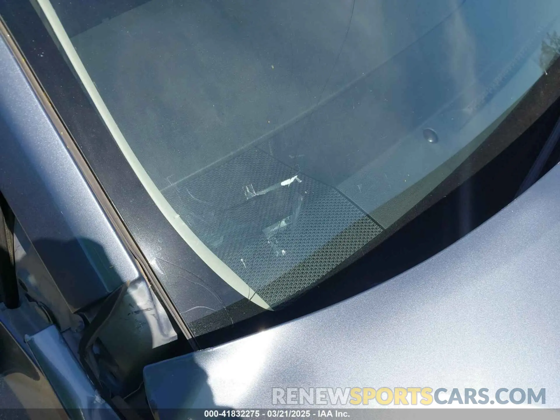 19 Photograph of a damaged car JTDEBRBE9LJ011672 TOYOTA COROLLA 2020