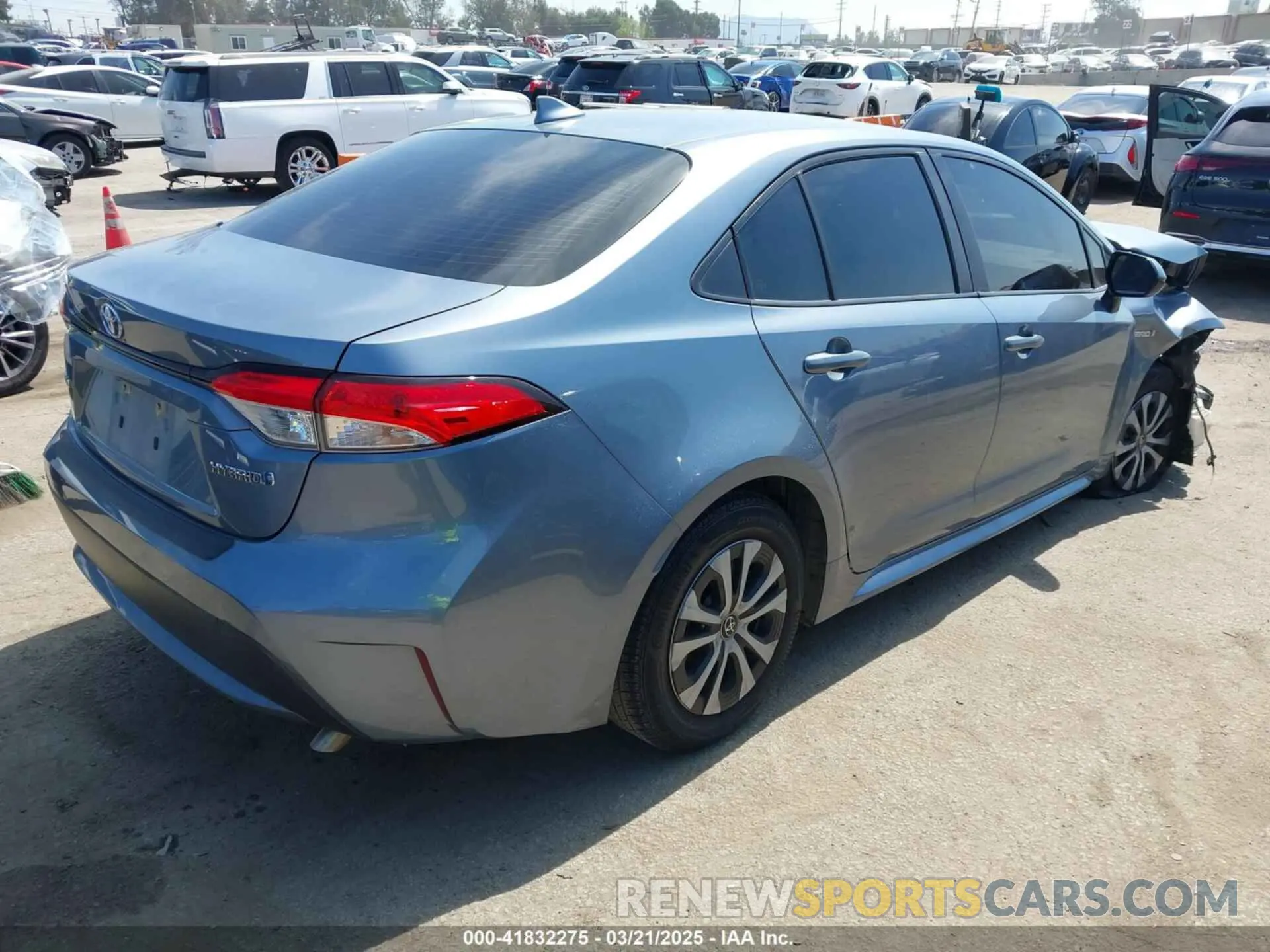 4 Photograph of a damaged car JTDEBRBE9LJ011672 TOYOTA COROLLA 2020