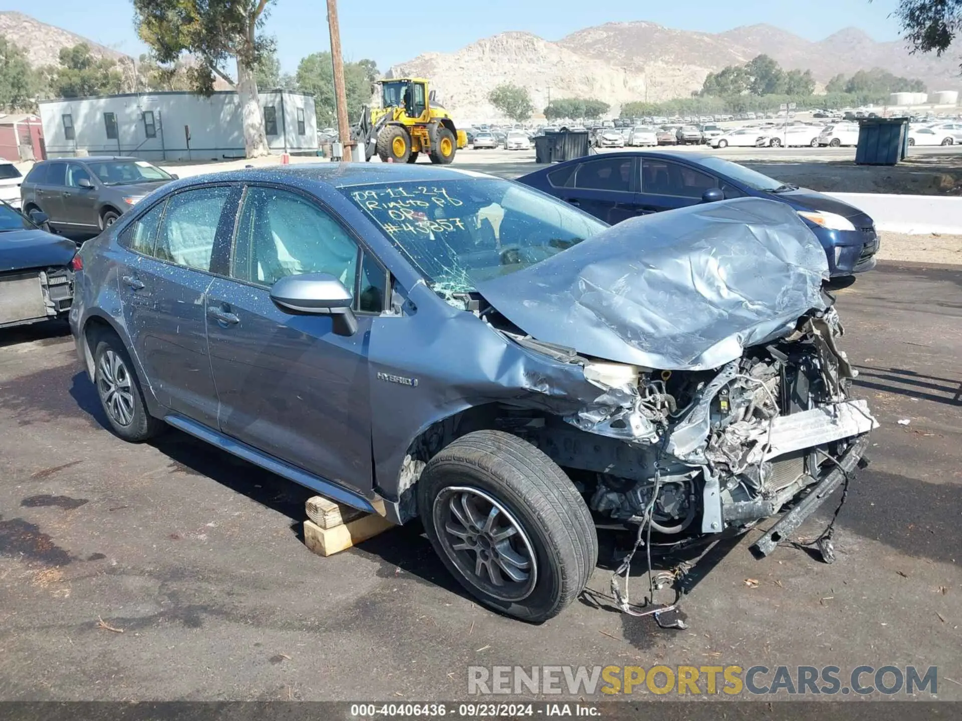 1 Photograph of a damaged car JTDEBRBE9LJ012370 TOYOTA COROLLA 2020