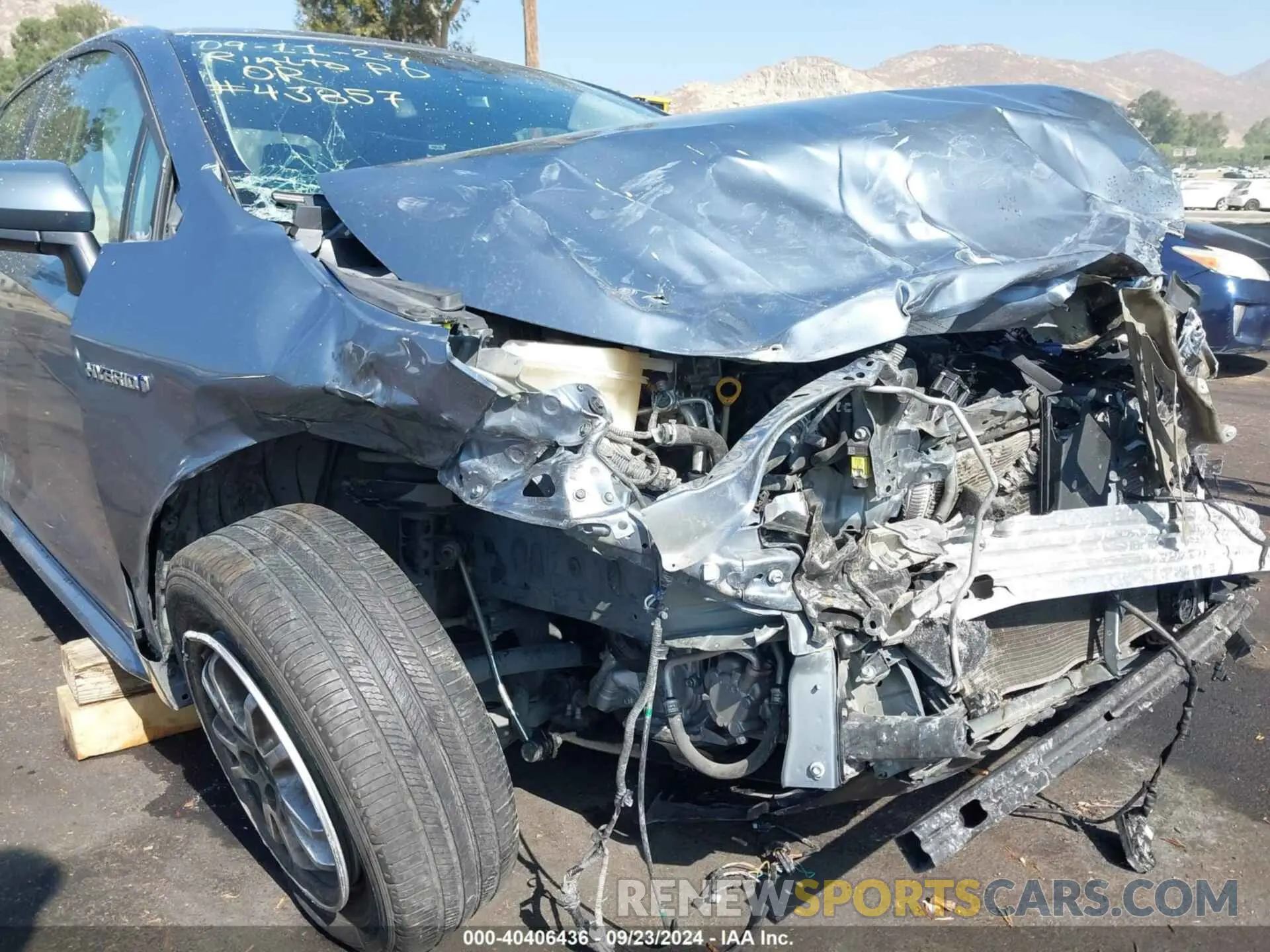 17 Photograph of a damaged car JTDEBRBE9LJ012370 TOYOTA COROLLA 2020