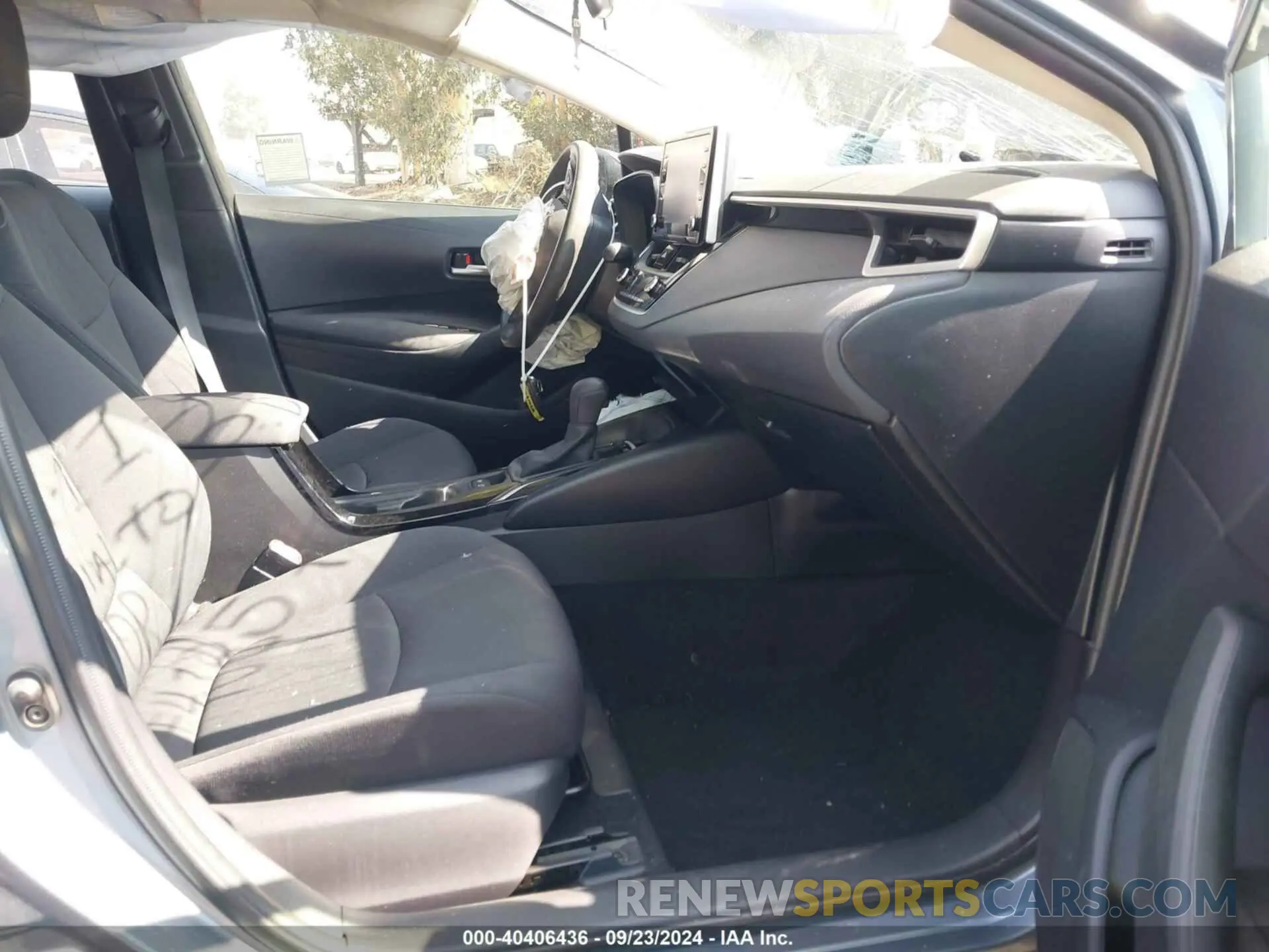 5 Photograph of a damaged car JTDEBRBE9LJ012370 TOYOTA COROLLA 2020