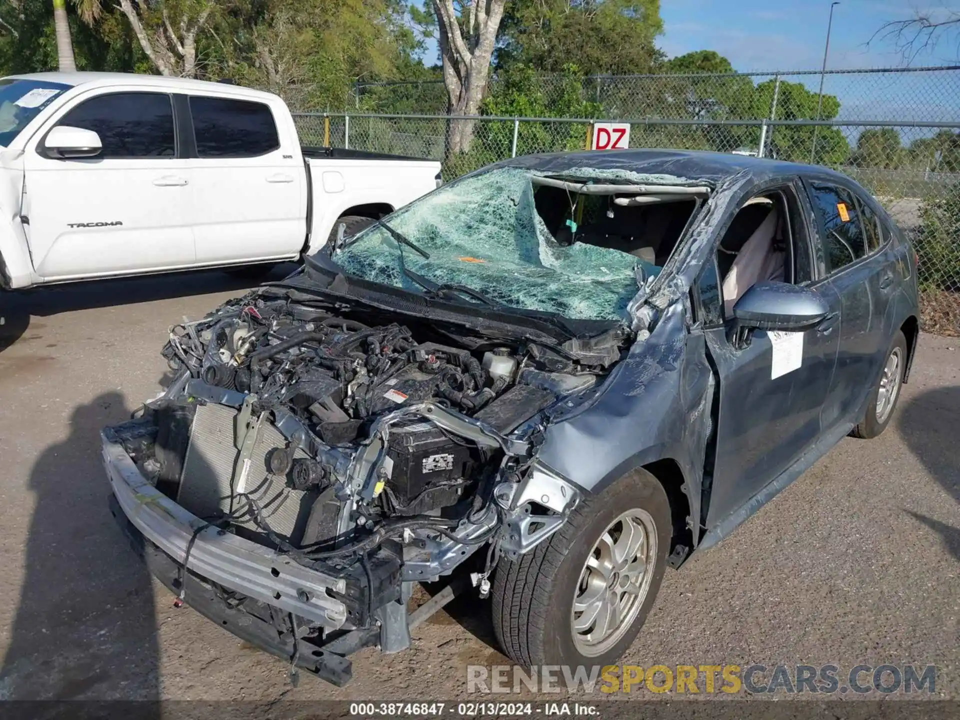 2 Photograph of a damaged car JTDEBRBE9LJ014751 TOYOTA COROLLA 2020