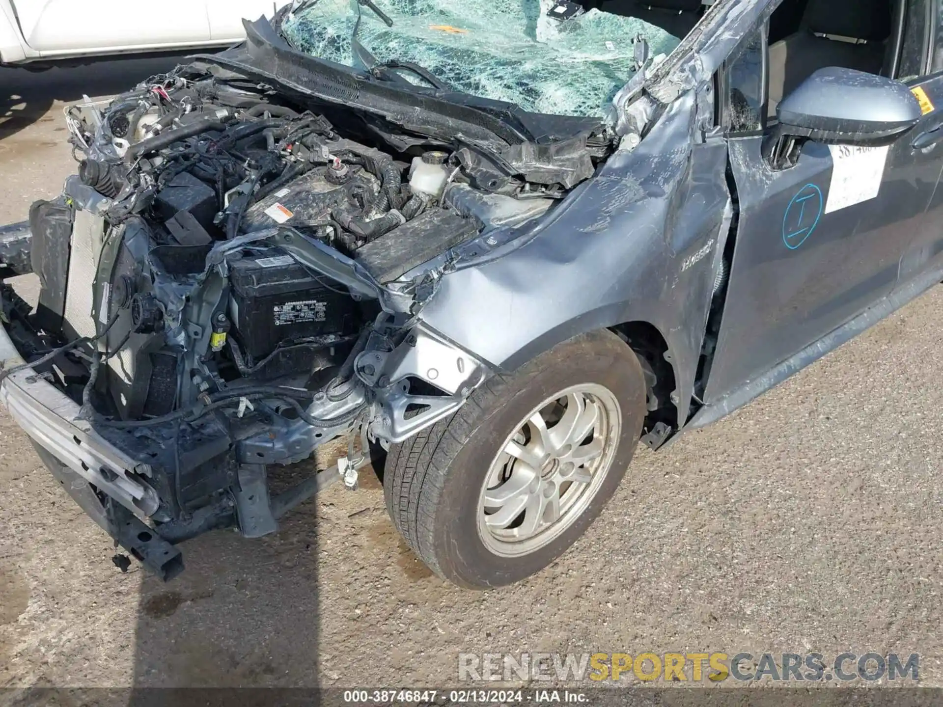 6 Photograph of a damaged car JTDEBRBE9LJ014751 TOYOTA COROLLA 2020