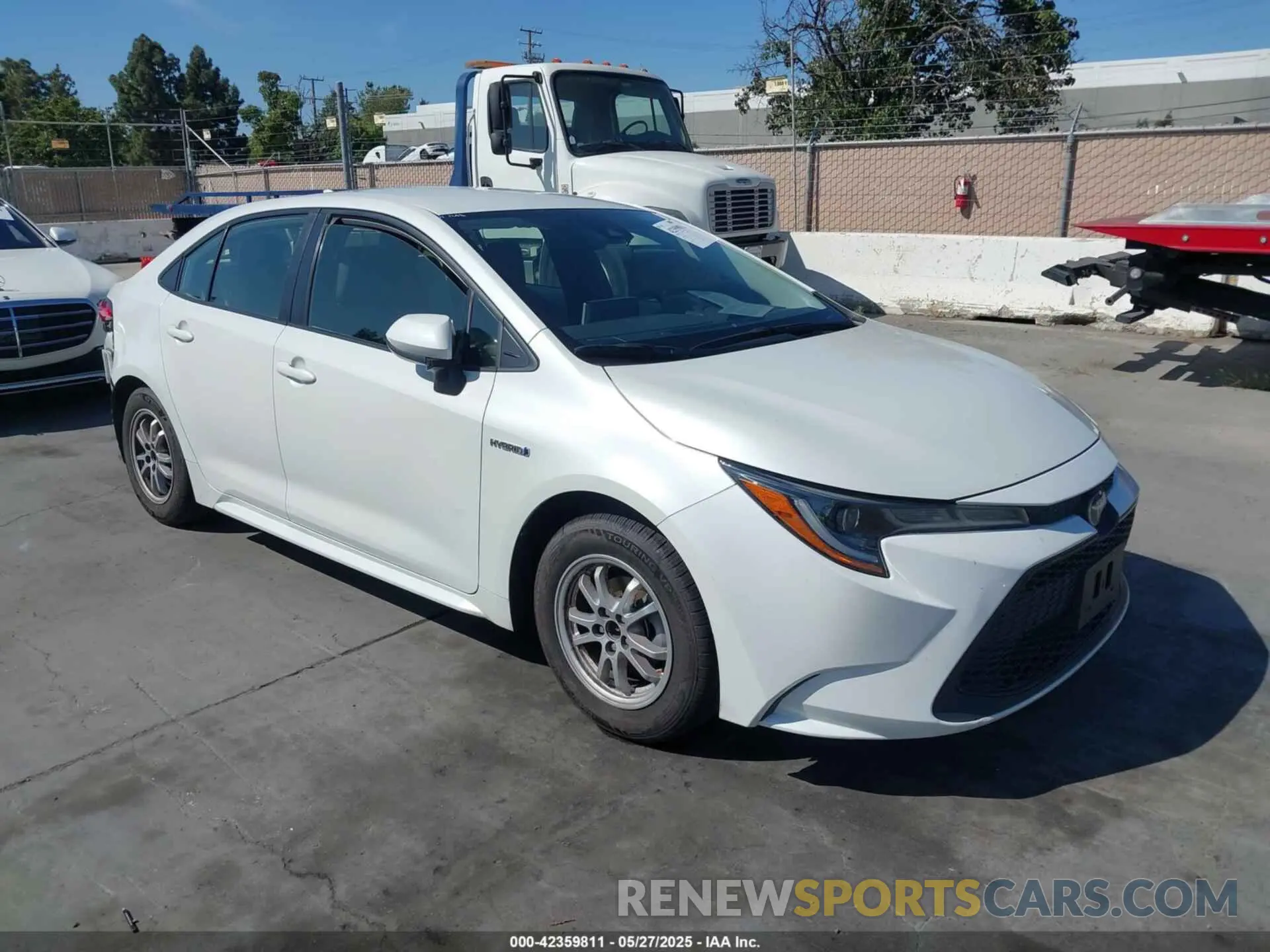 1 Photograph of a damaged car JTDEBRBE9LJ015060 TOYOTA COROLLA 2020