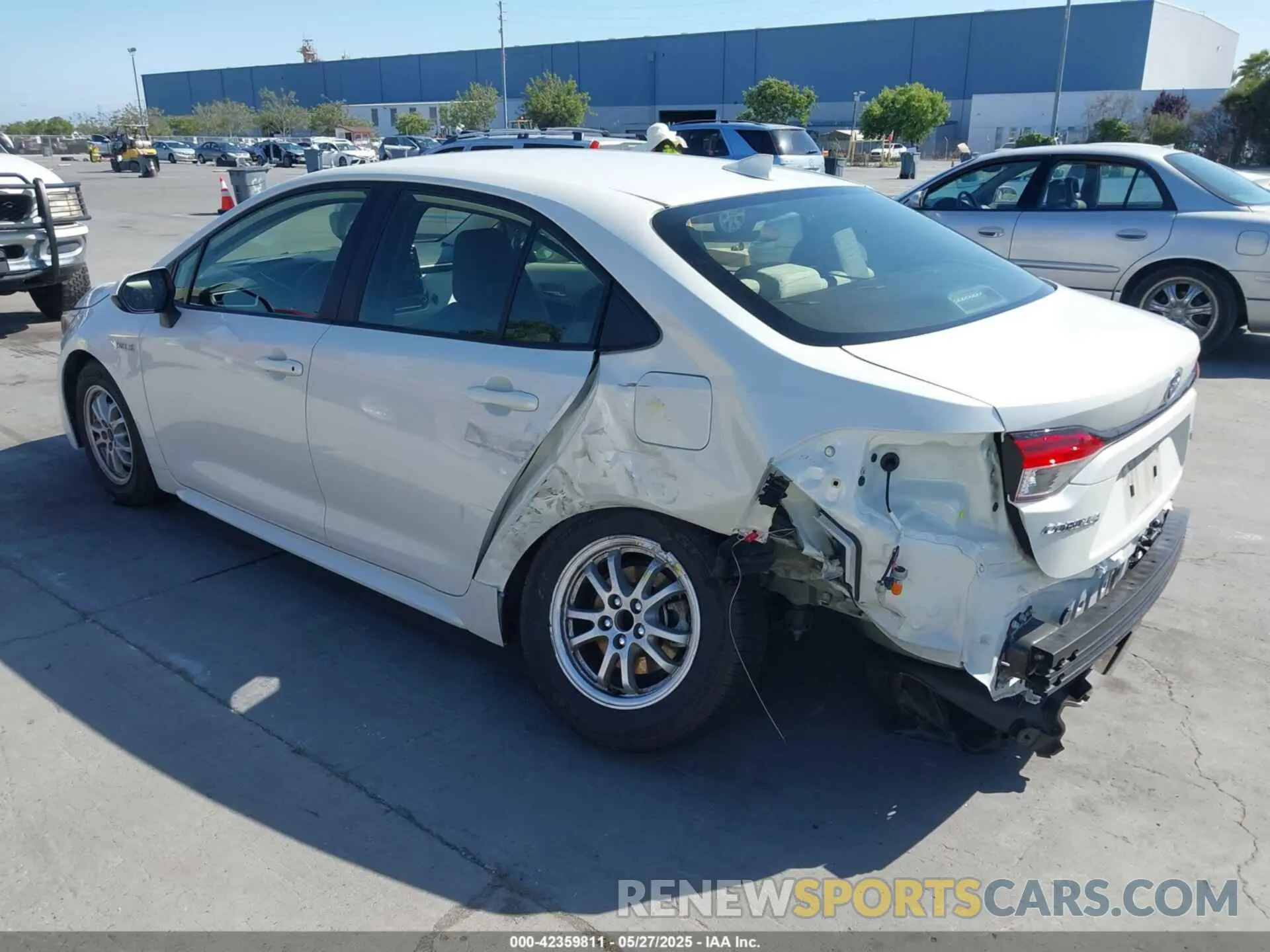 3 Photograph of a damaged car JTDEBRBE9LJ015060 TOYOTA COROLLA 2020