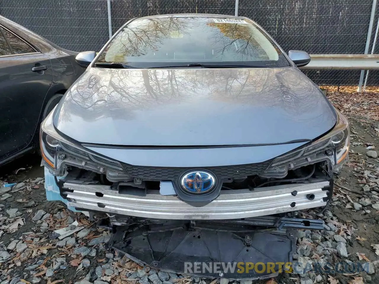 5 Photograph of a damaged car JTDEBRBE9LJ016998 TOYOTA COROLLA 2020