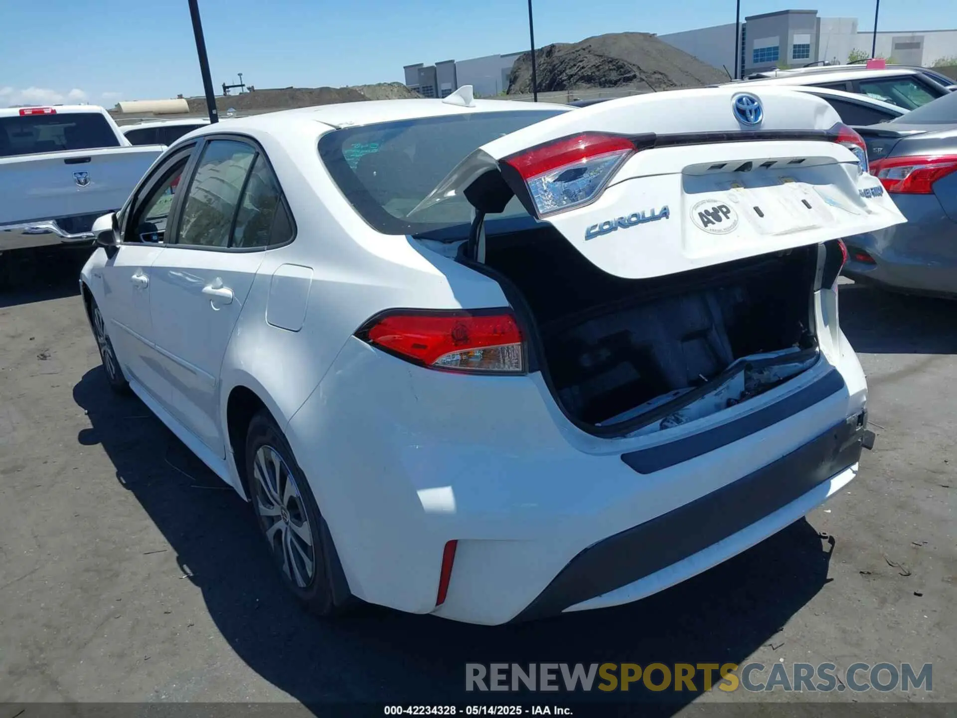 3 Photograph of a damaged car JTDEBRBE9LJ018265 TOYOTA COROLLA 2020