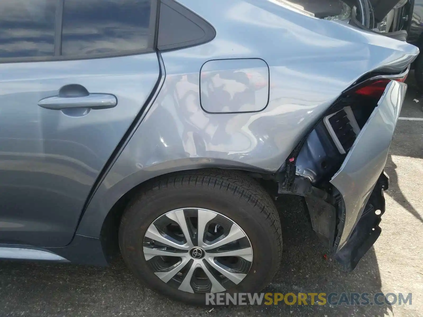 9 Photograph of a damaged car JTDEBRBEXLJ017898 TOYOTA COROLLA 2020