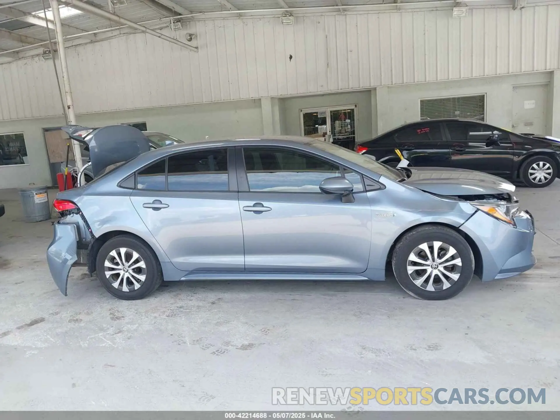13 Photograph of a damaged car JTDEBRBEXLJ026195 TOYOTA COROLLA 2020