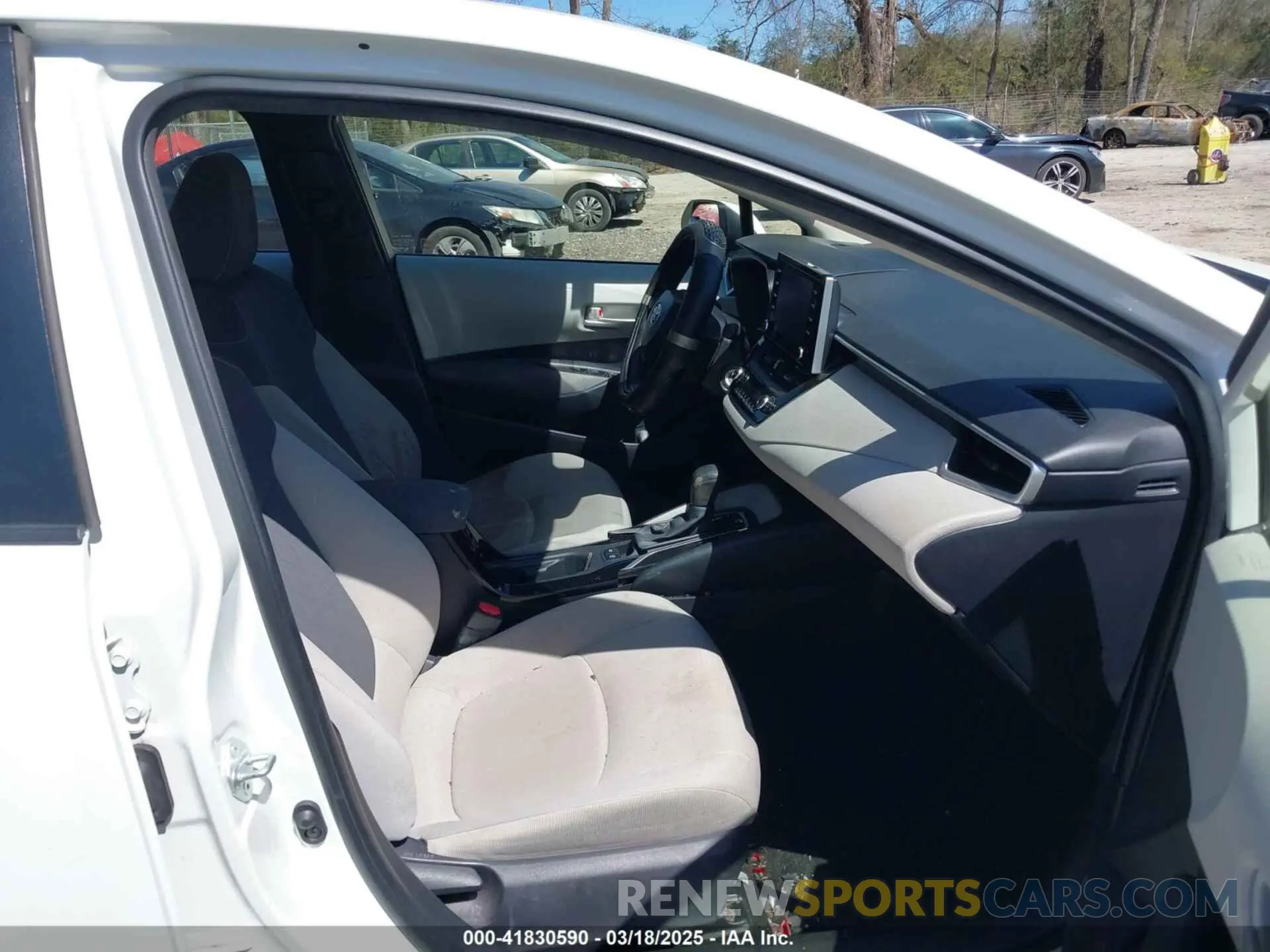 5 Photograph of a damaged car JTDEPRAE0LJ026015 TOYOTA COROLLA 2020