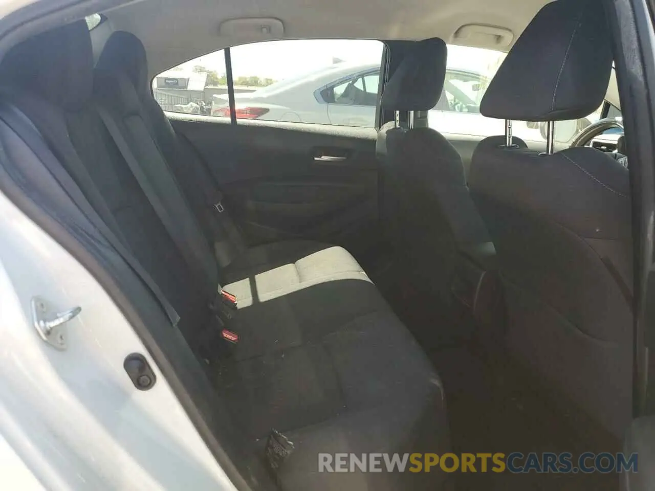 10 Photograph of a damaged car JTDEPRAE0LJ035295 TOYOTA COROLLA 2020