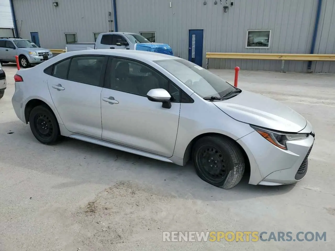 4 Photograph of a damaged car JTDEPRAE0LJ043624 TOYOTA COROLLA 2020