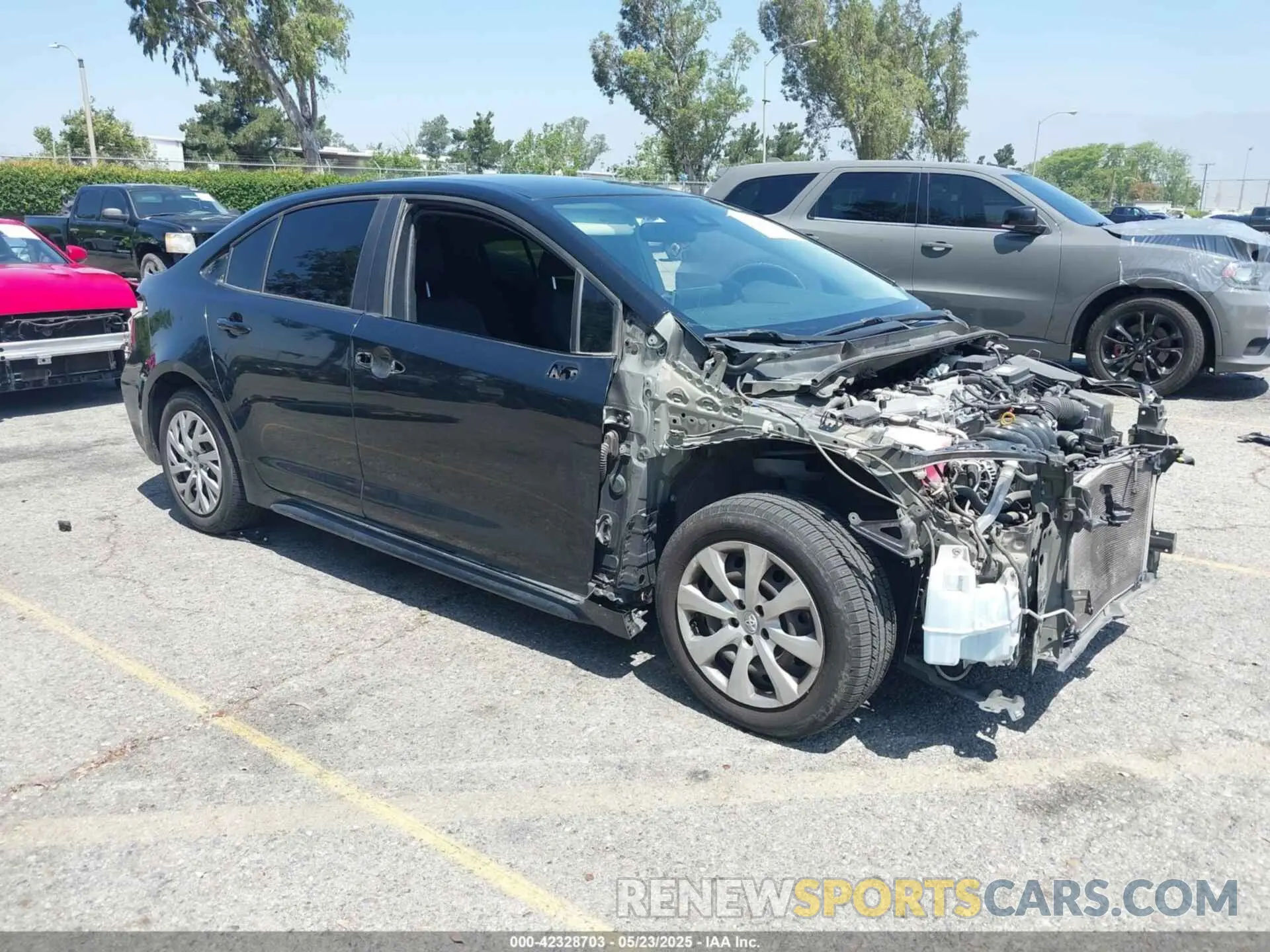 1 Photograph of a damaged car JTDEPRAE0LJ045664 TOYOTA COROLLA 2020