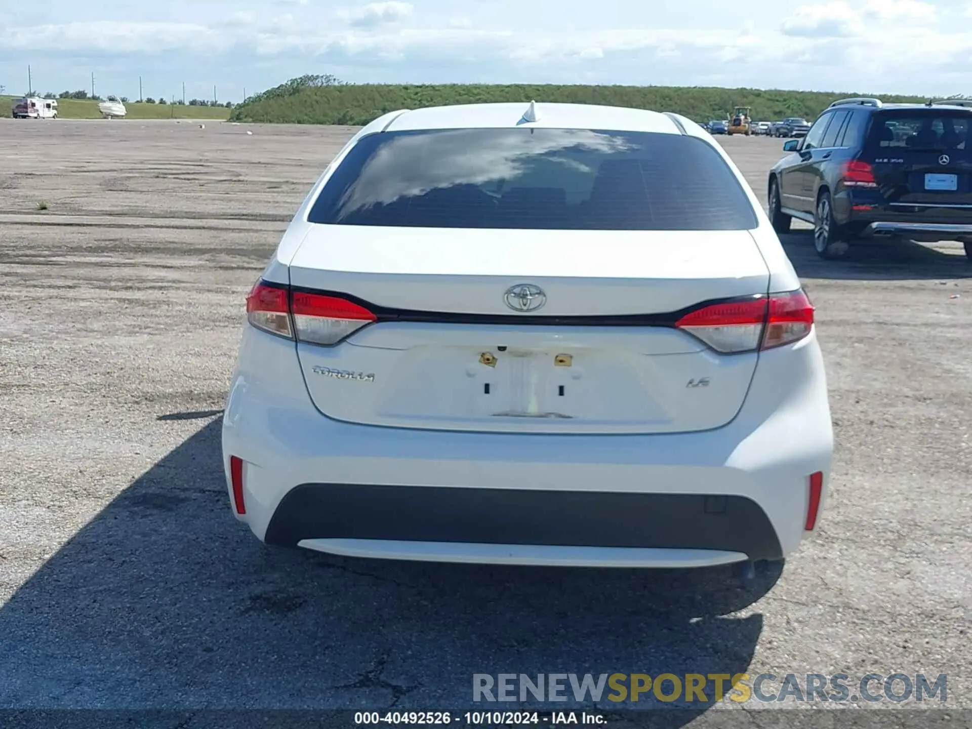 15 Photograph of a damaged car JTDEPRAE0LJ050492 TOYOTA COROLLA 2020