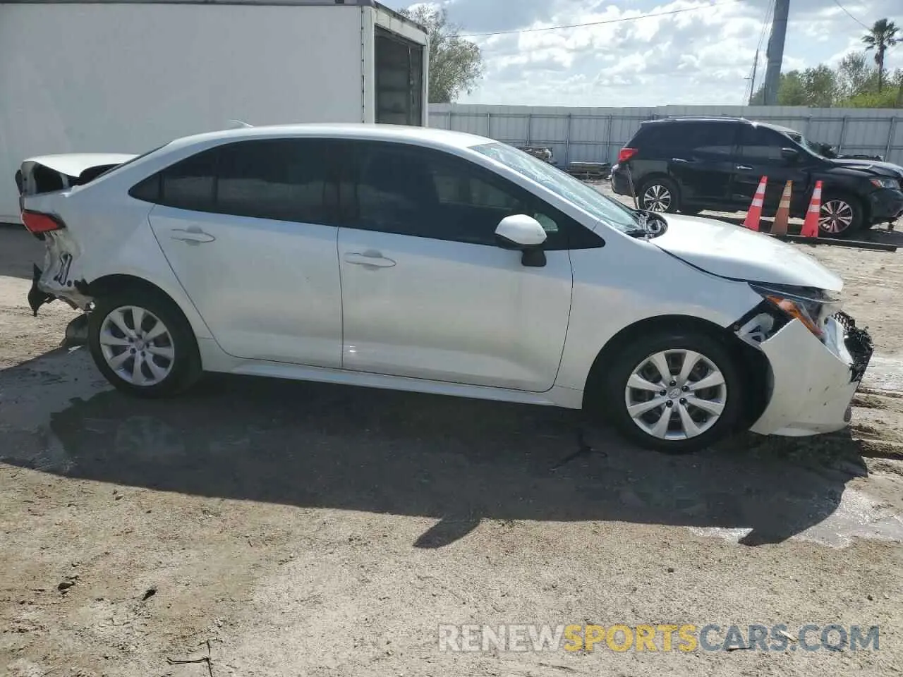 4 Photograph of a damaged car JTDEPRAE0LJ065025 TOYOTA COROLLA 2020
