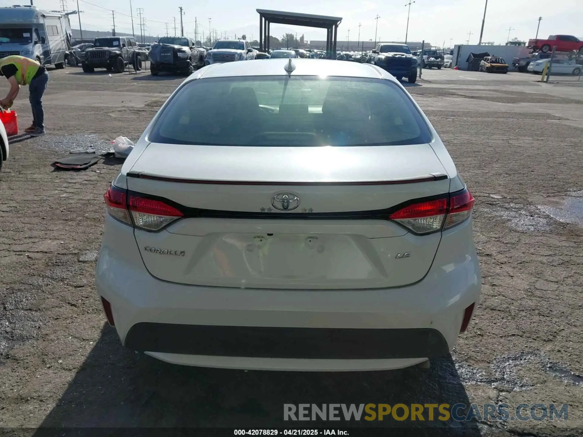 16 Photograph of a damaged car JTDEPRAE0LJ091639 TOYOTA COROLLA 2020