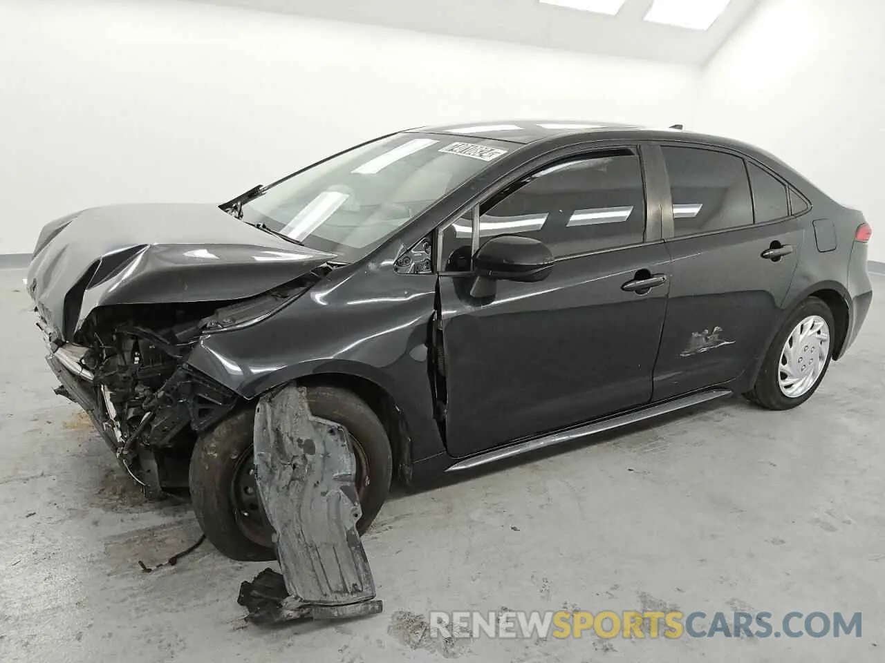 1 Photograph of a damaged car JTDEPRAE0LJ096615 TOYOTA COROLLA 2020