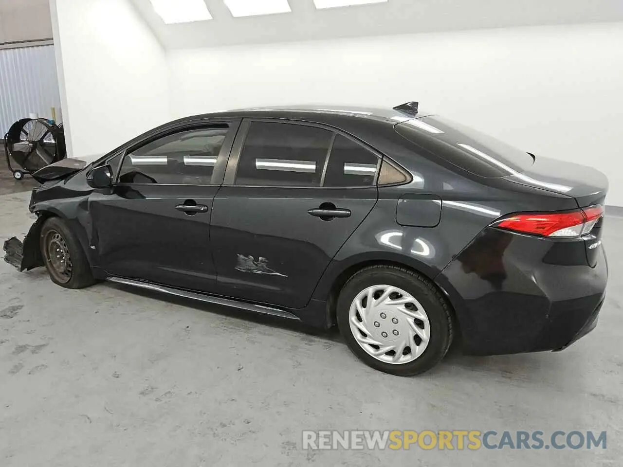 2 Photograph of a damaged car JTDEPRAE0LJ096615 TOYOTA COROLLA 2020