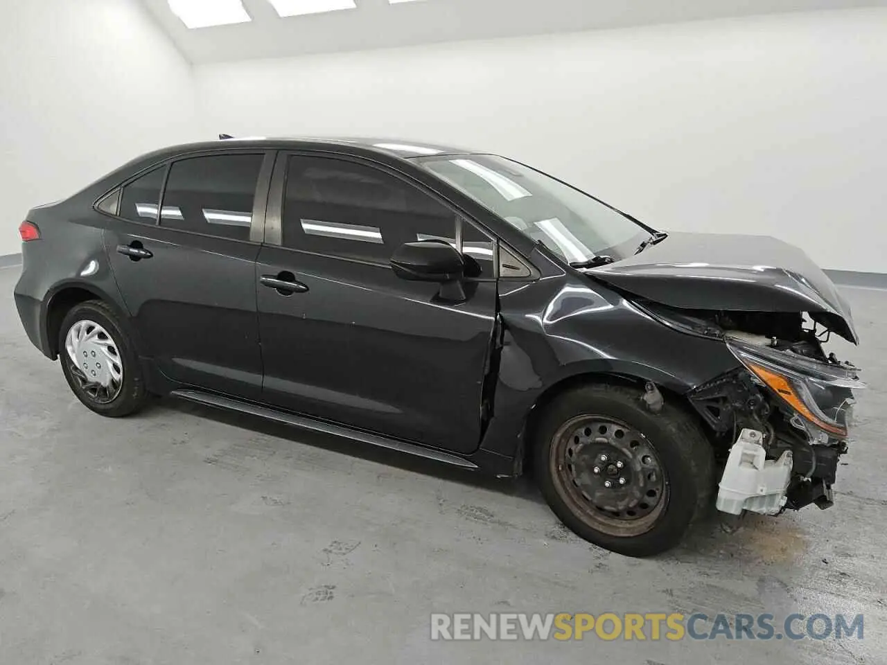 4 Photograph of a damaged car JTDEPRAE0LJ096615 TOYOTA COROLLA 2020