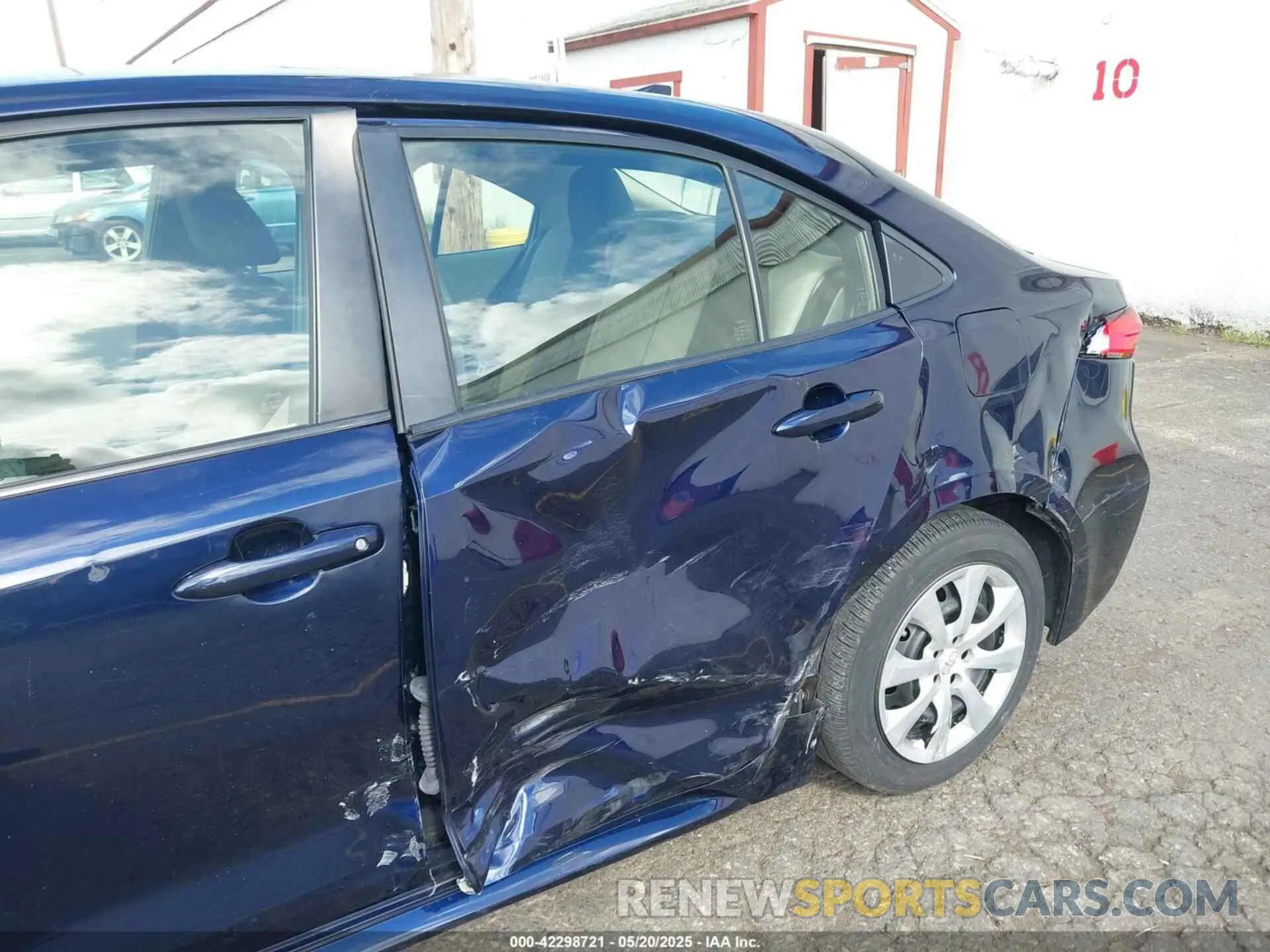 18 Photograph of a damaged car JTDEPRAE0LJ109816 TOYOTA COROLLA 2020