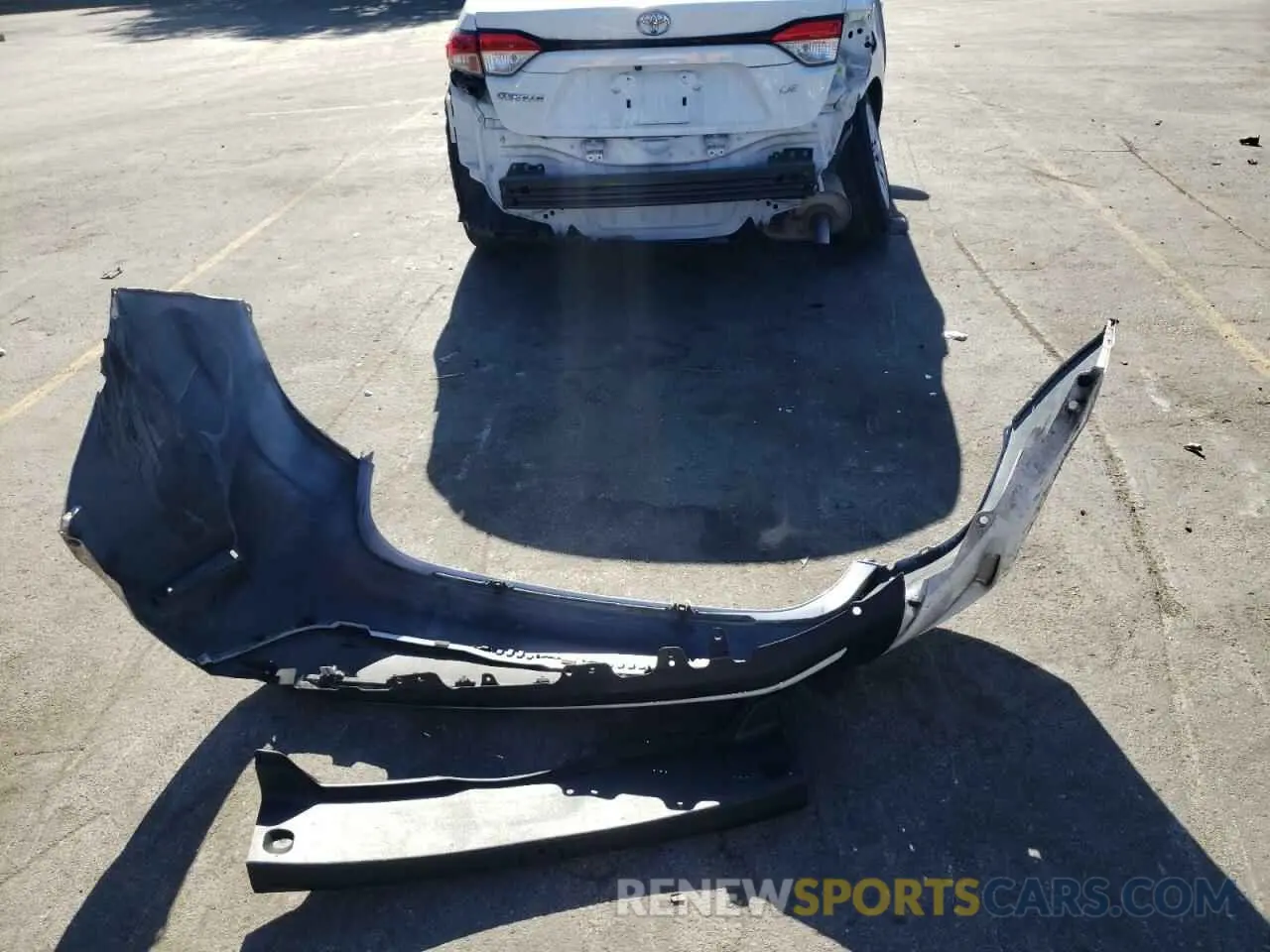 12 Photograph of a damaged car JTDEPRAE1LJ006422 TOYOTA COROLLA 2020